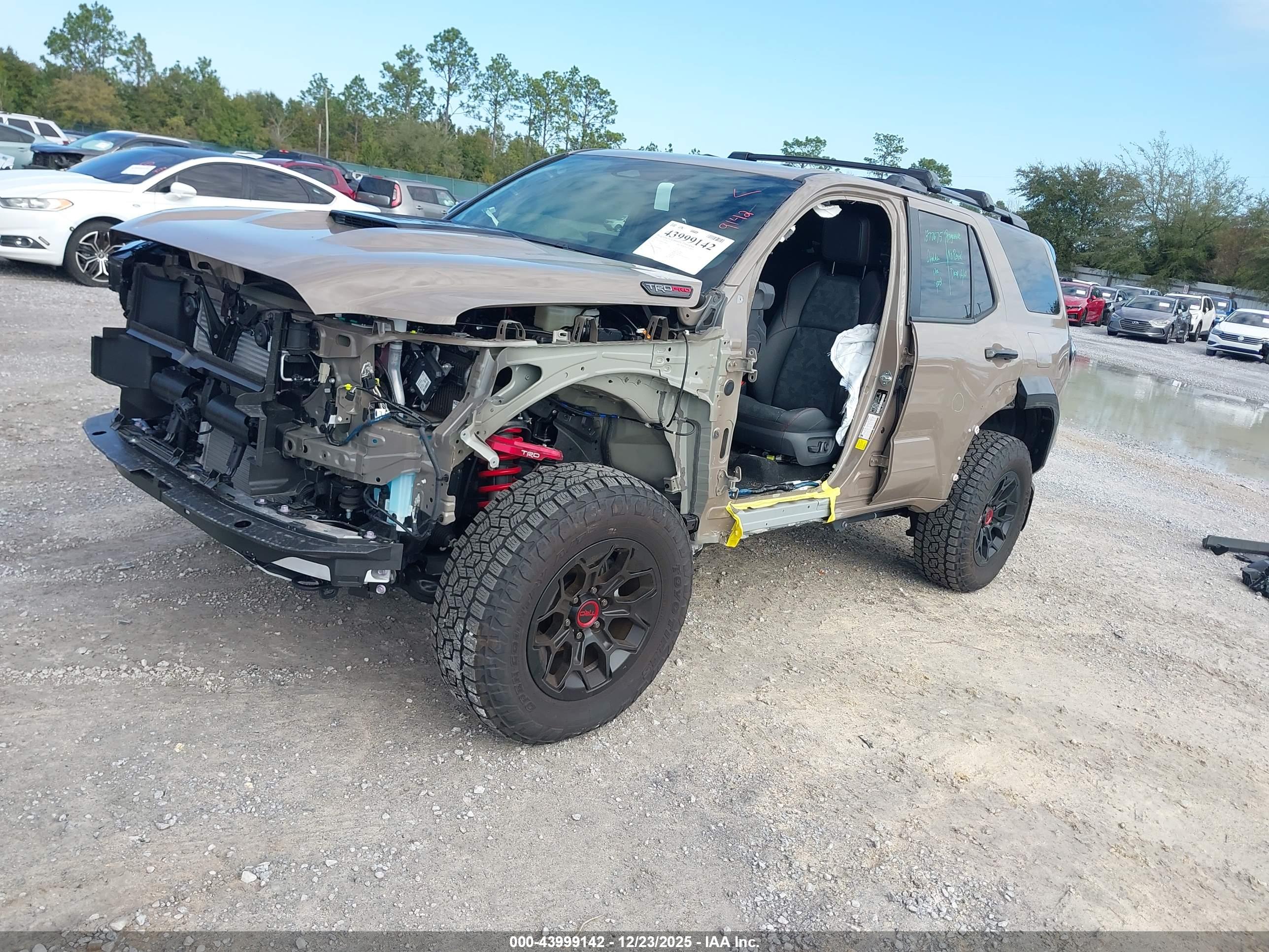 TOYOTA 4RUNNER image 2