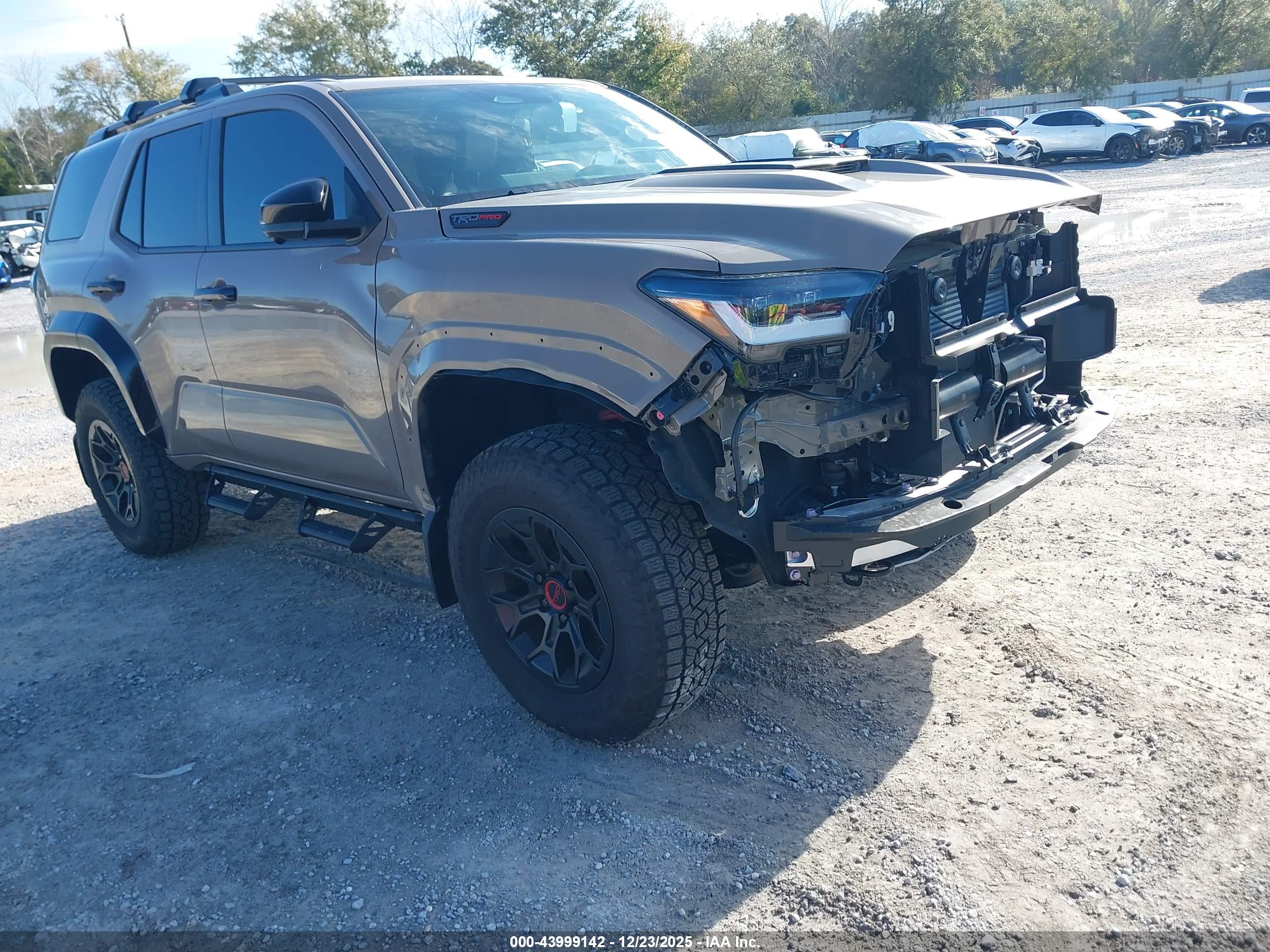 TOYOTA 4RUNNER image 6