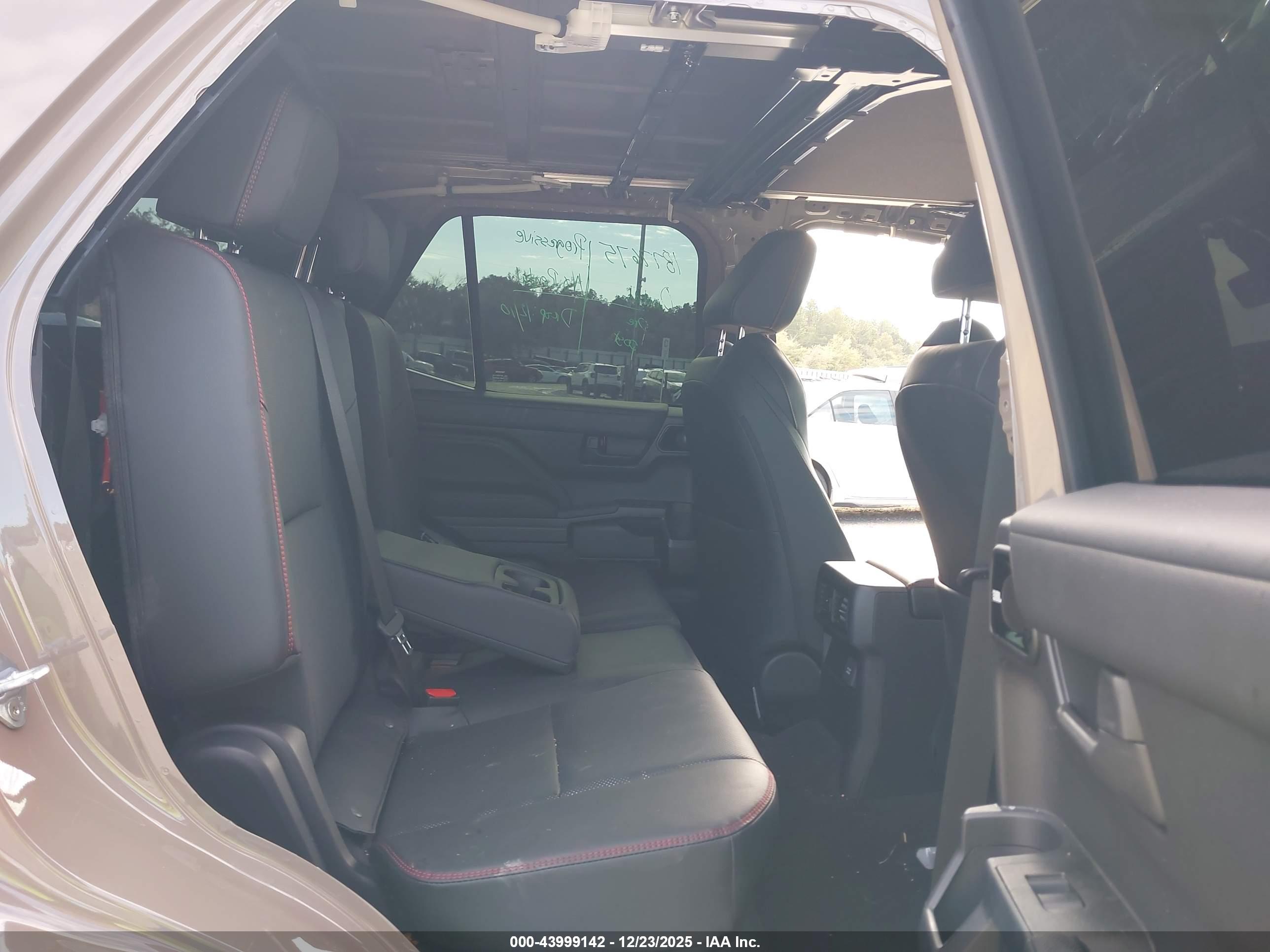 TOYOTA 4RUNNER image 8