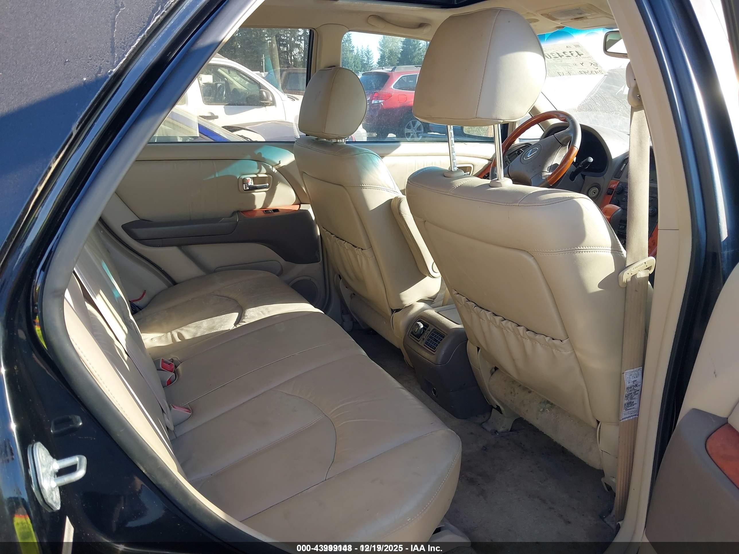 LEXUS RX image 8