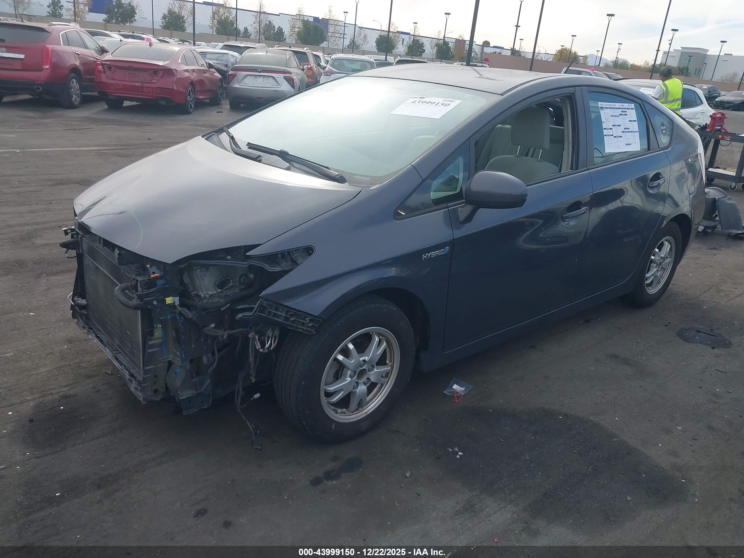 TOYOTA PRIUS image 2