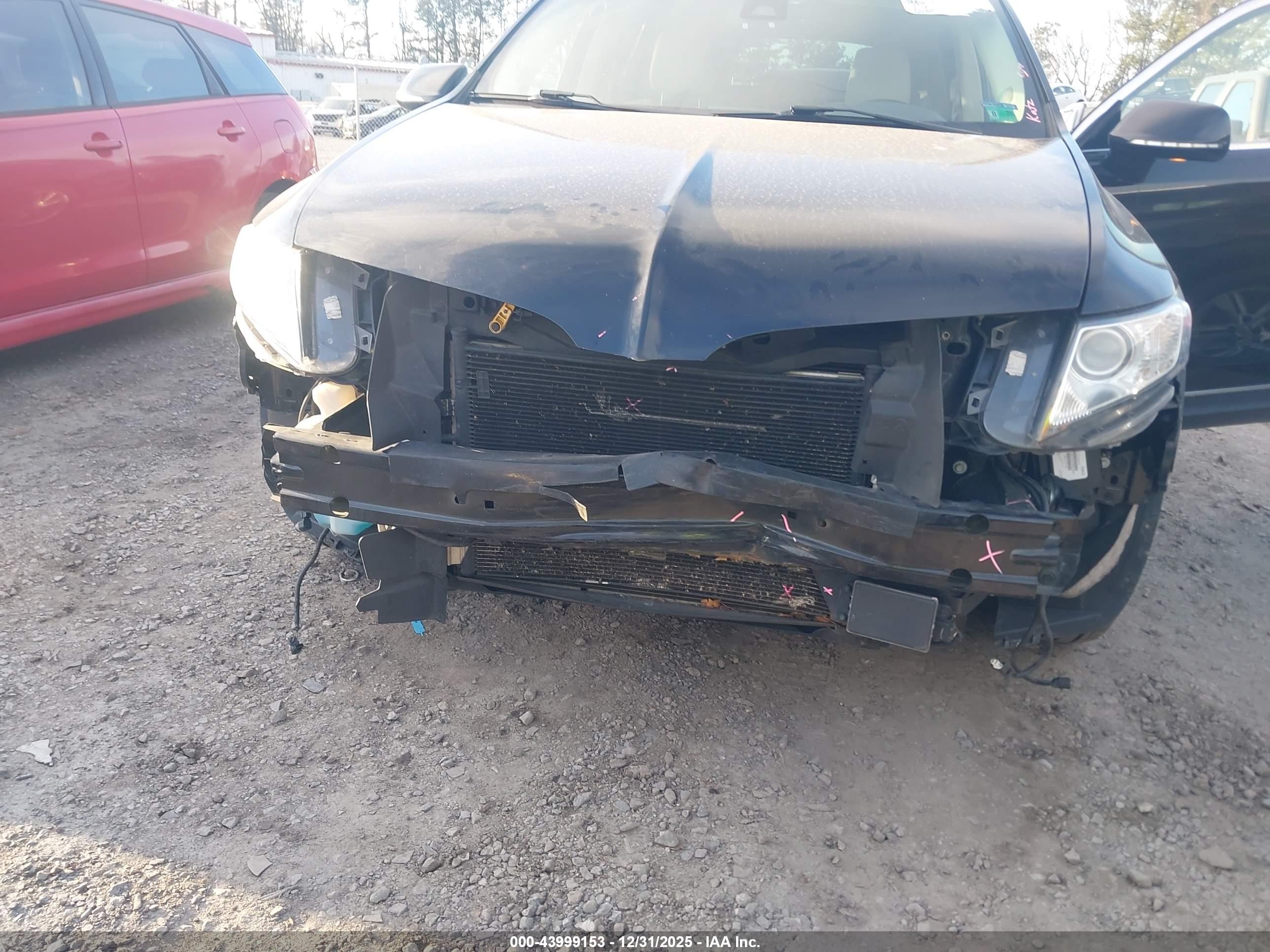 LINCOLN MKT image 6