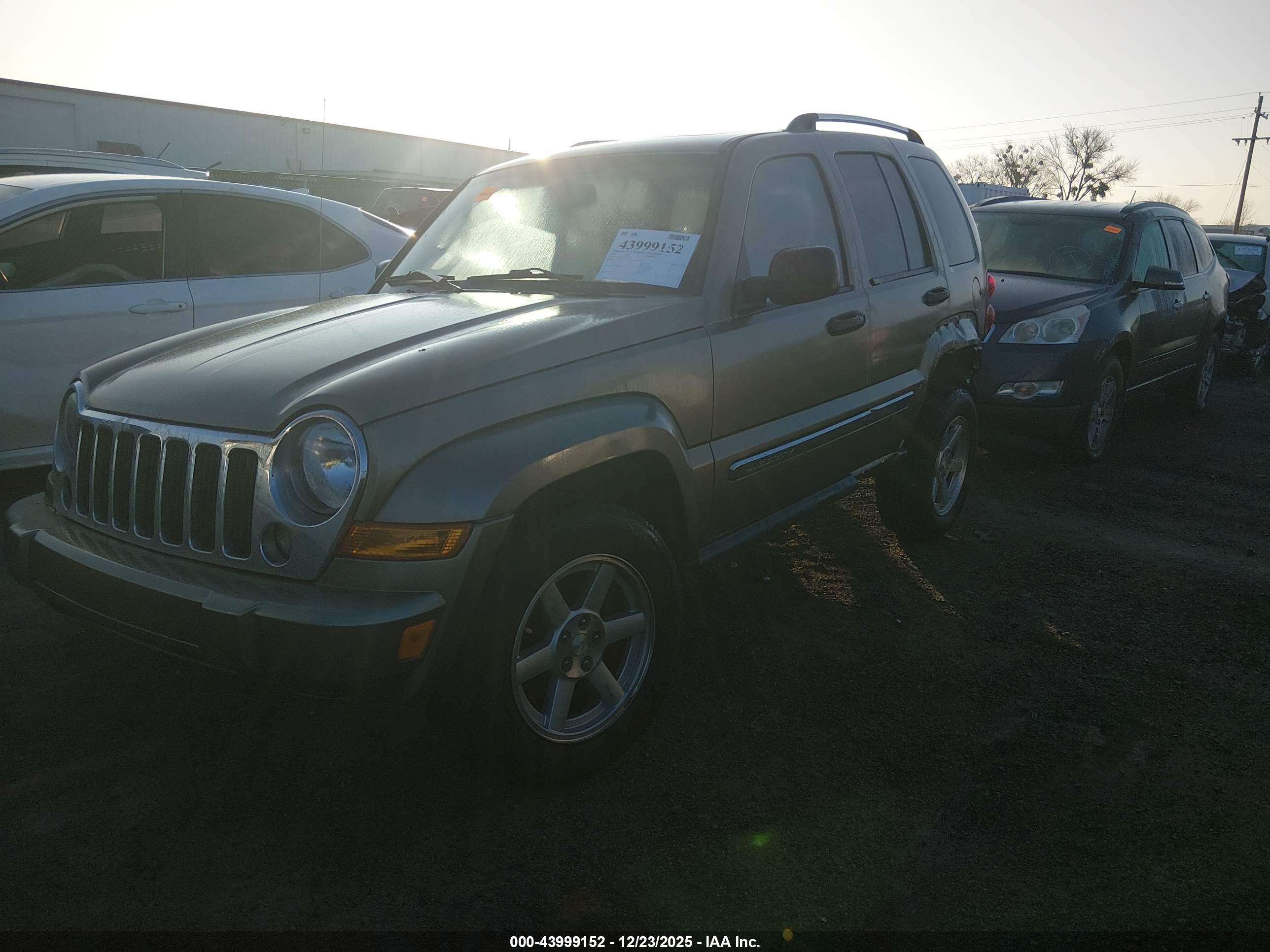 JEEP LIBERTY image 2