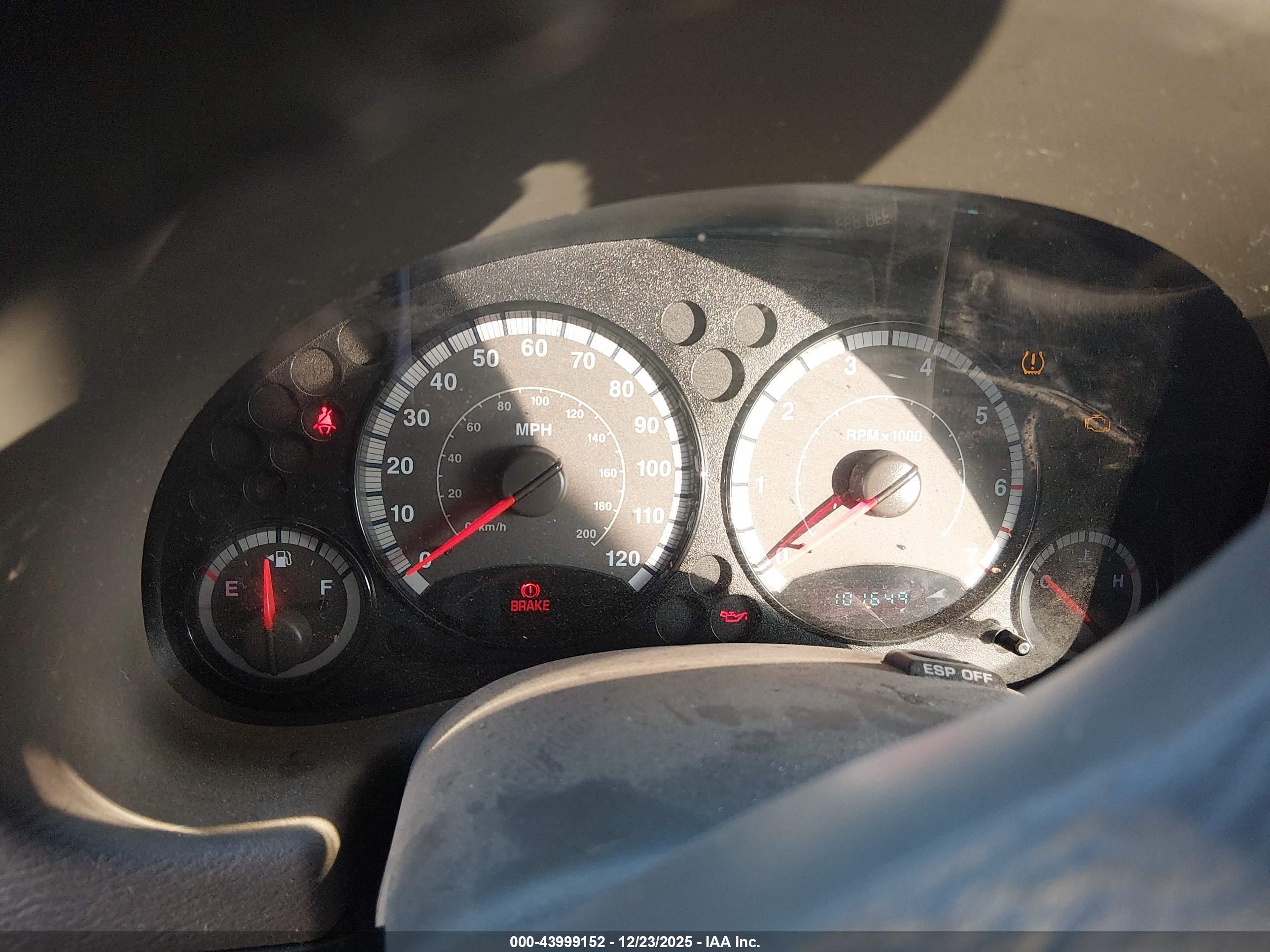 JEEP LIBERTY image 7