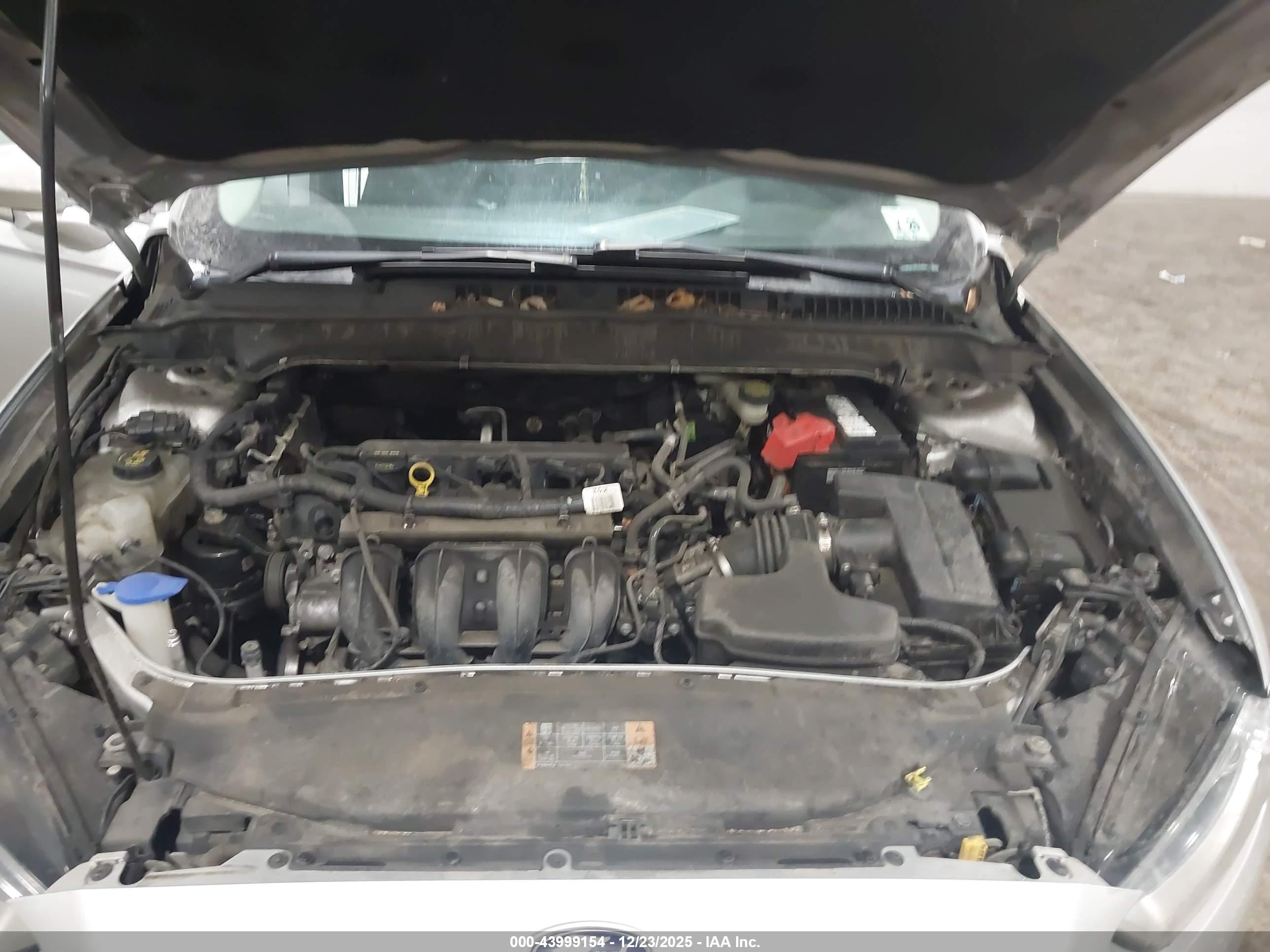 FORD FUSION image 10