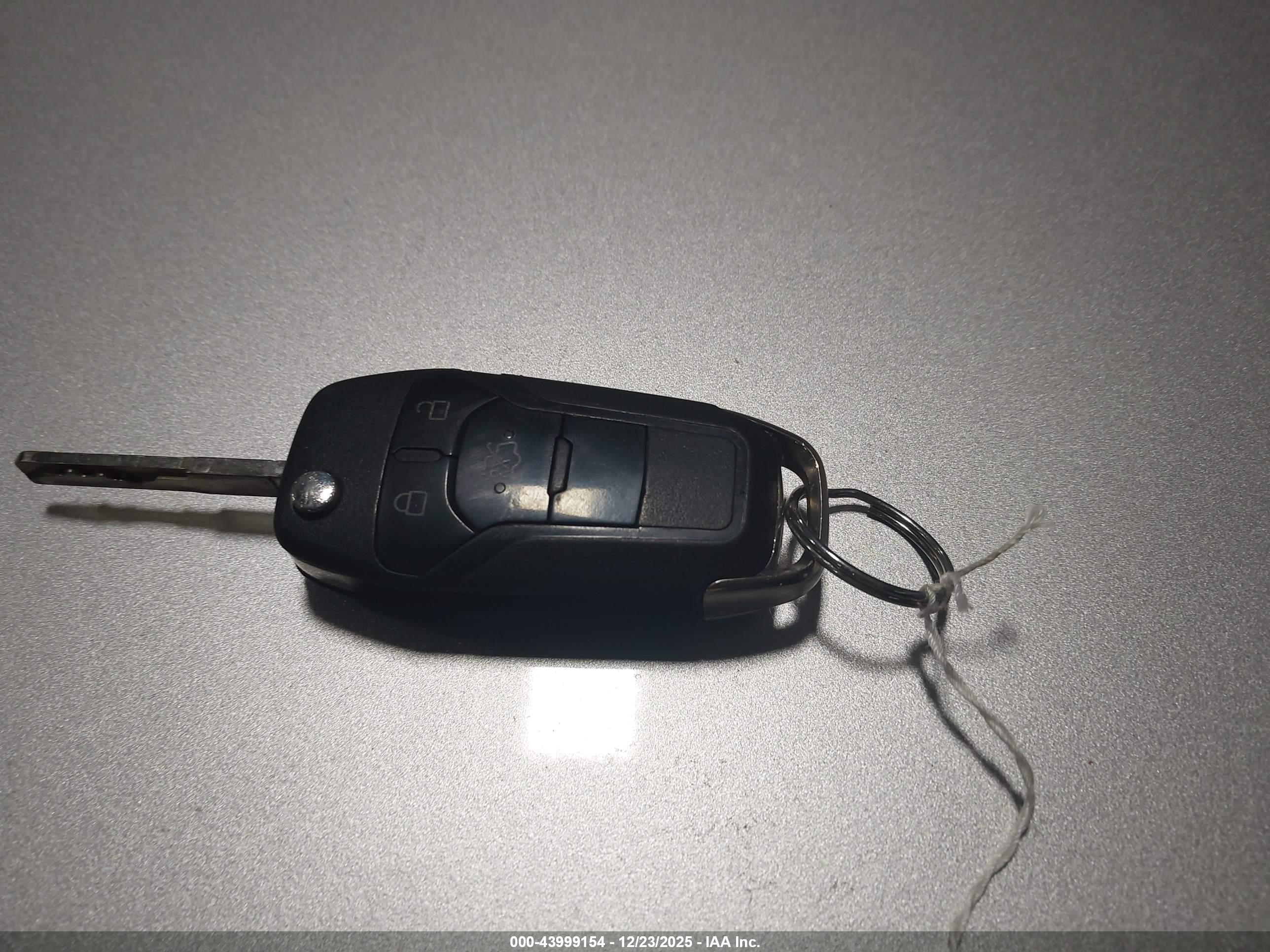 FORD FUSION image 11