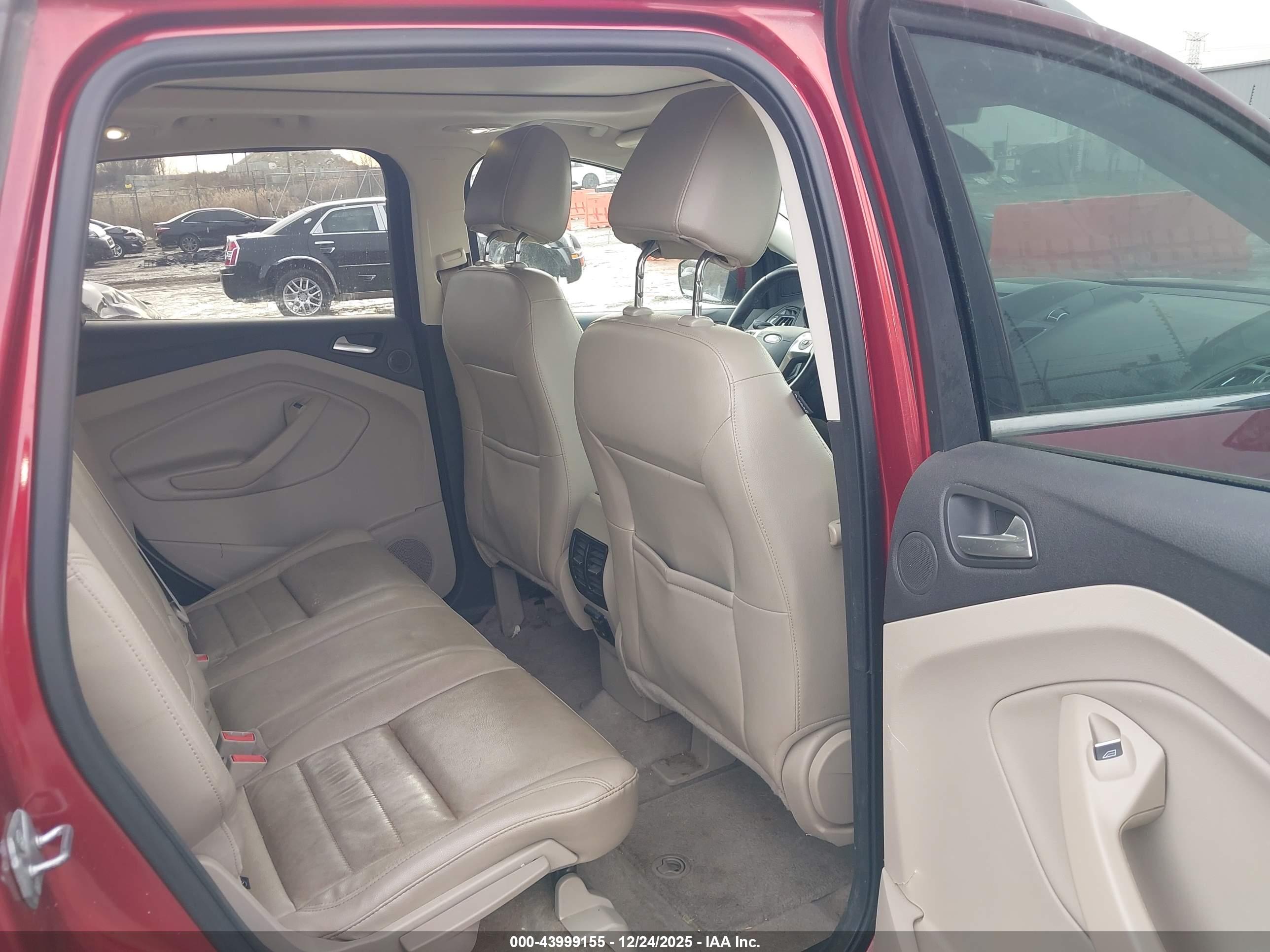 FORD ESCAPE image 8