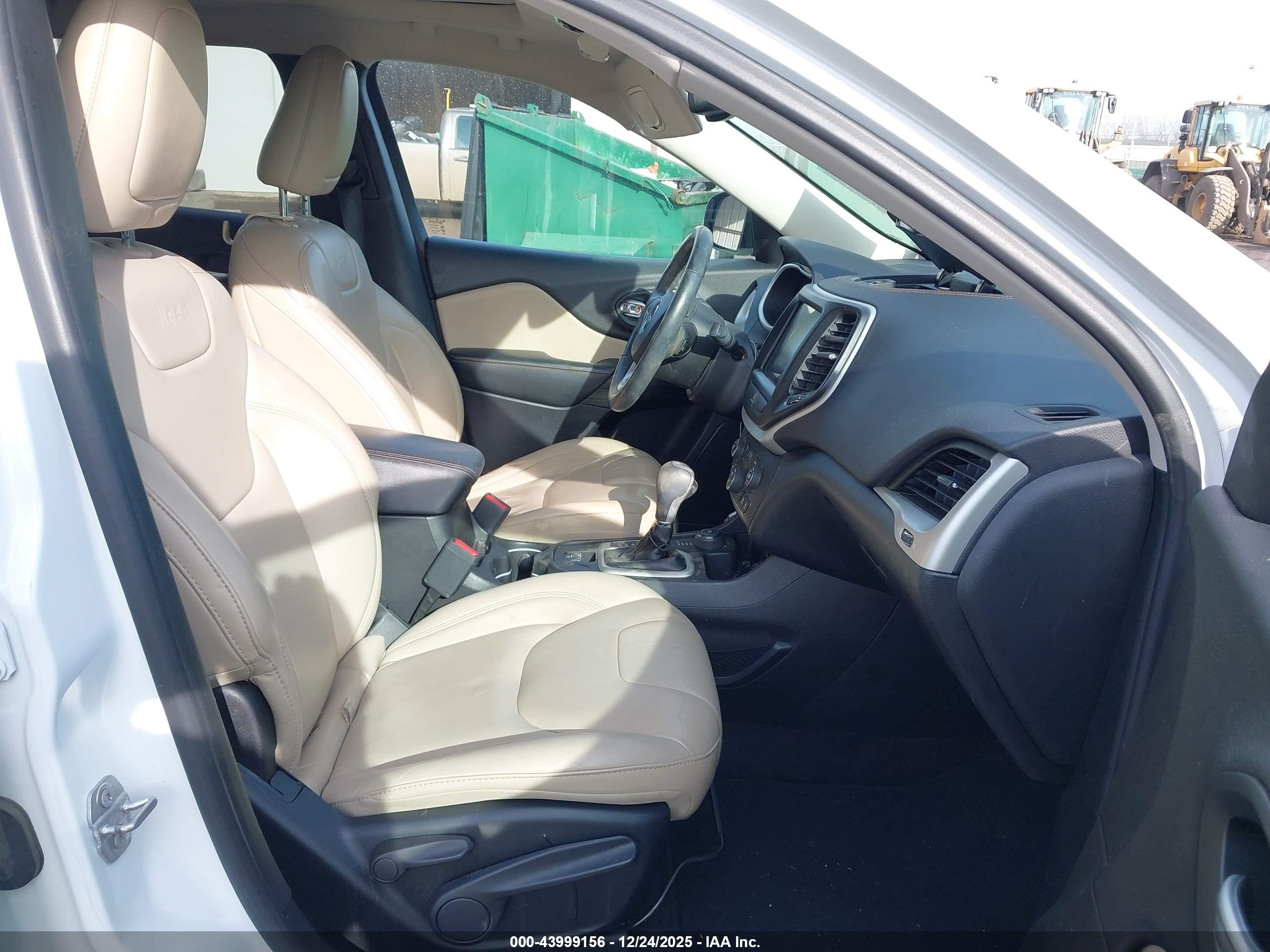 JEEP CHEROKEE image 5