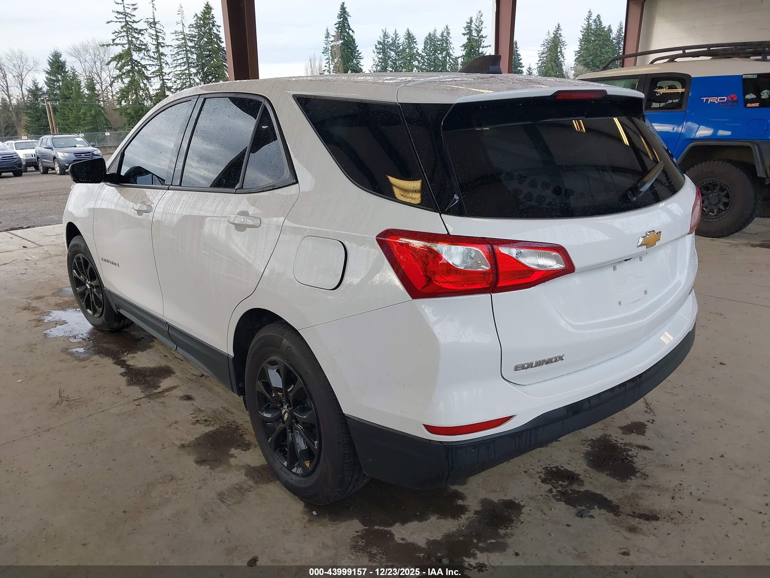 CHEVROLET EQUINOX image 3