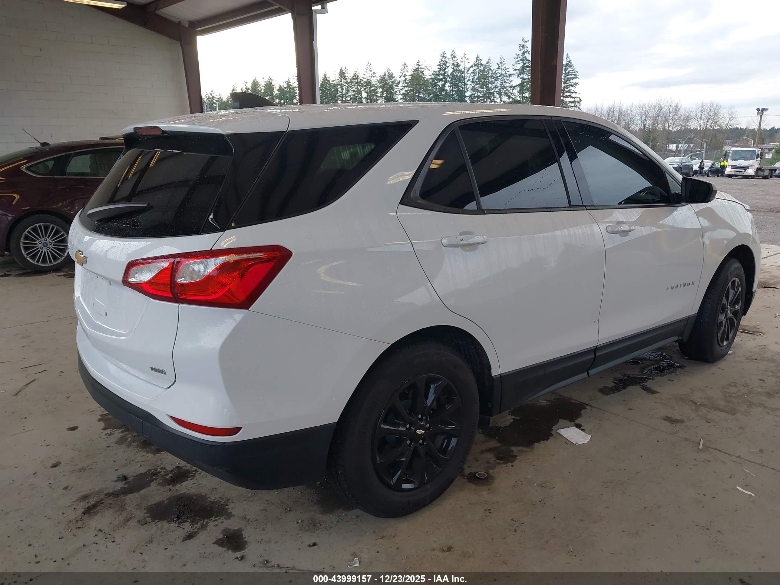 CHEVROLET EQUINOX image 4