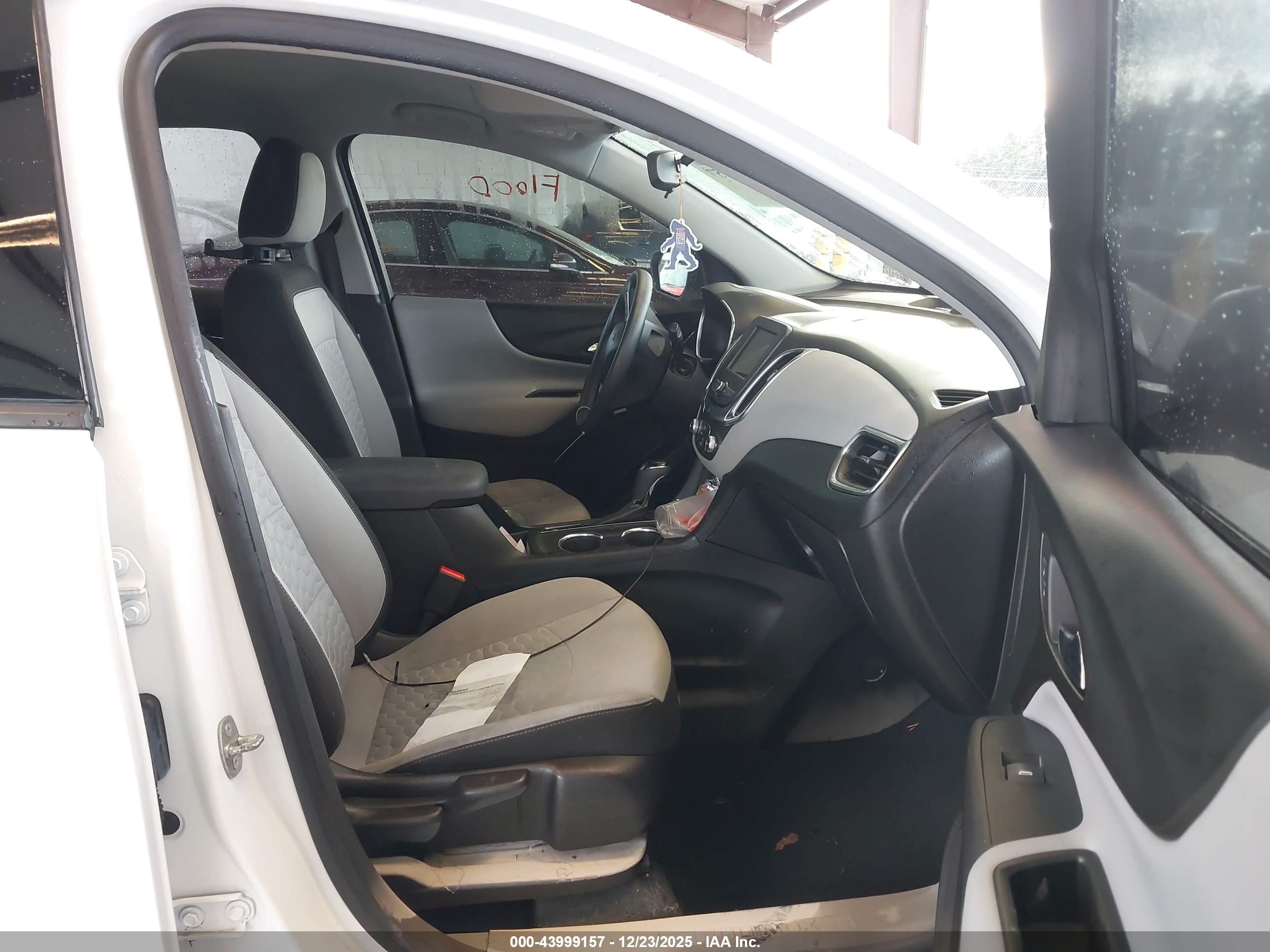 CHEVROLET EQUINOX image 5