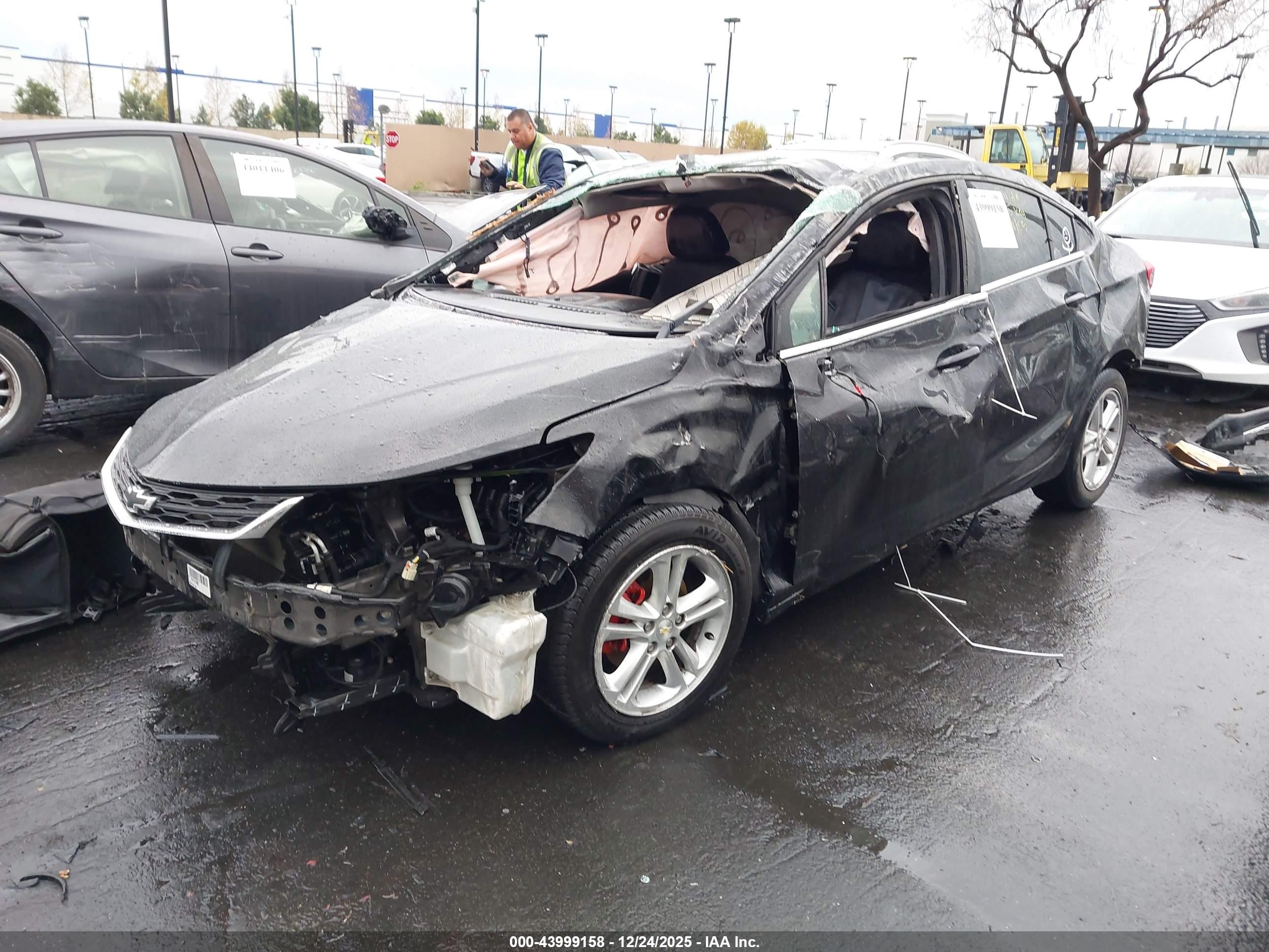 CHEVROLET CRUZE image 2