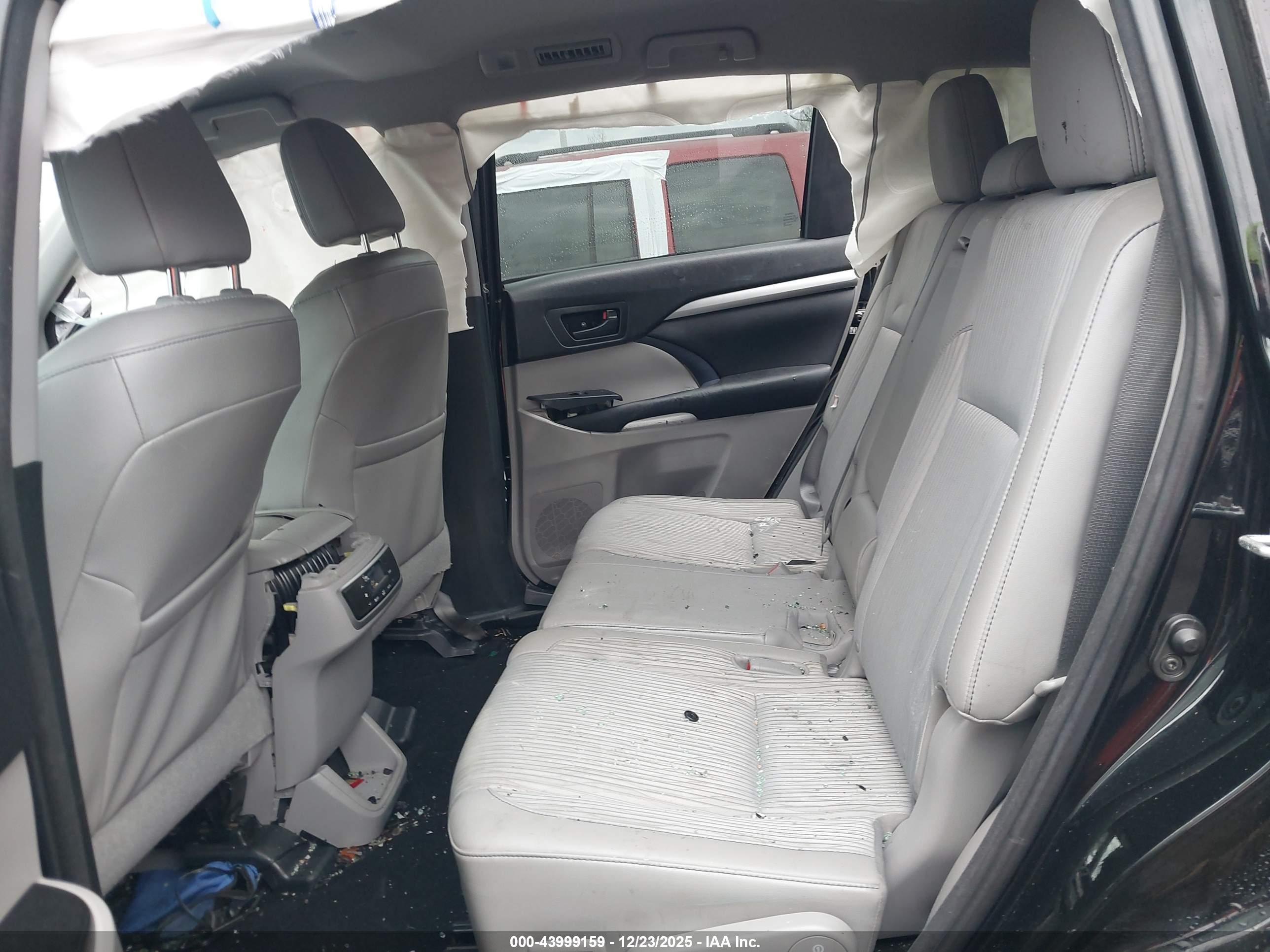 TOYOTA HIGHLANDER image 8