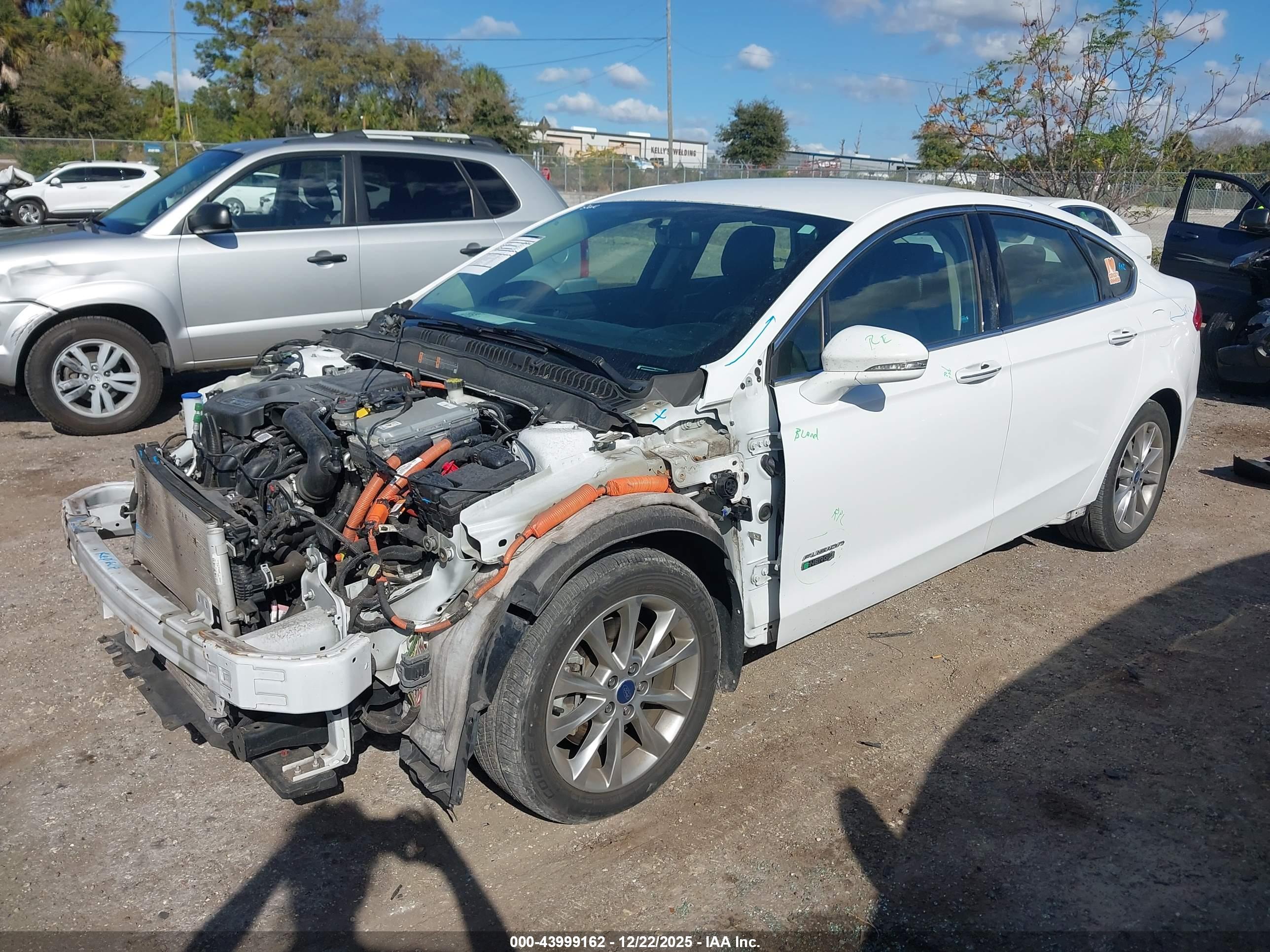 FORD FUSION image 2