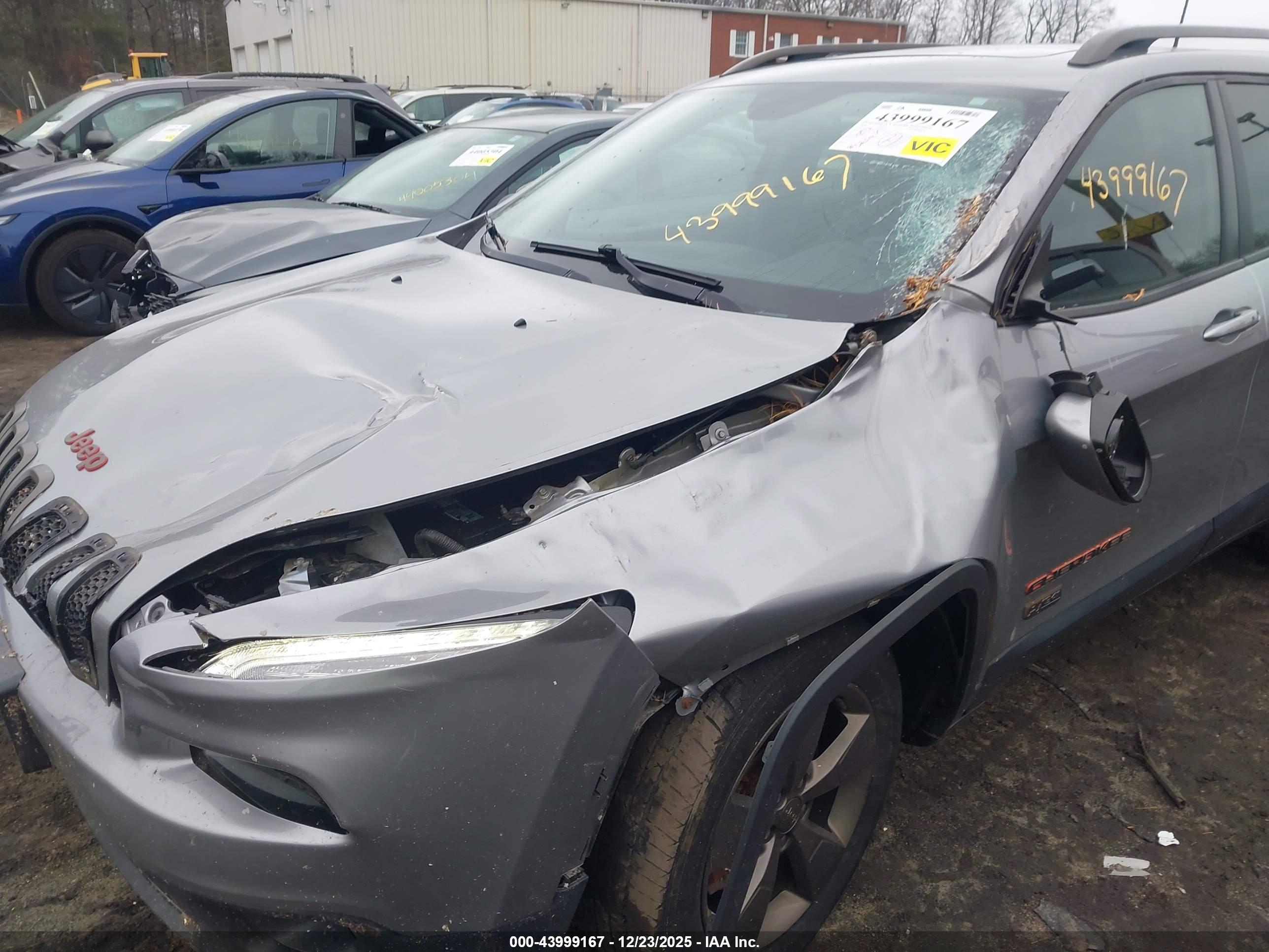 JEEP CHEROKEE image 6
