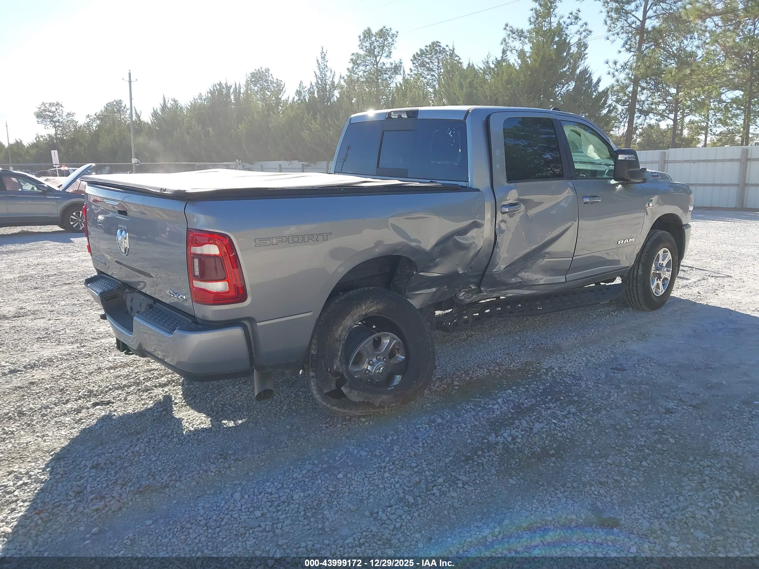RAM 2500 image 4