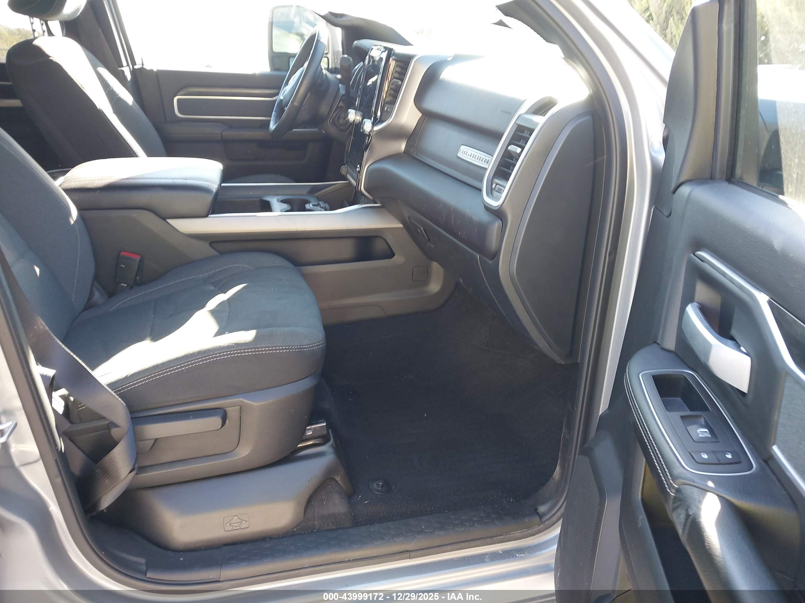 RAM 2500 image 5