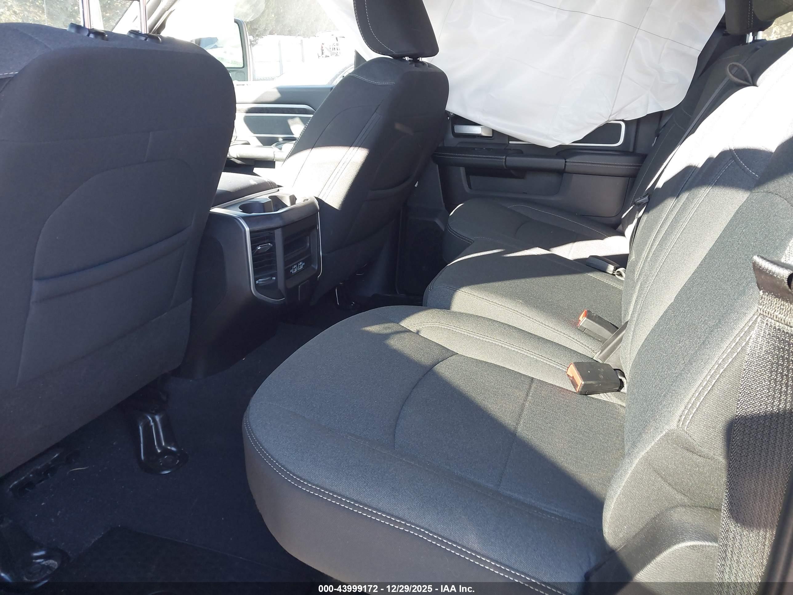 RAM 2500 image 8