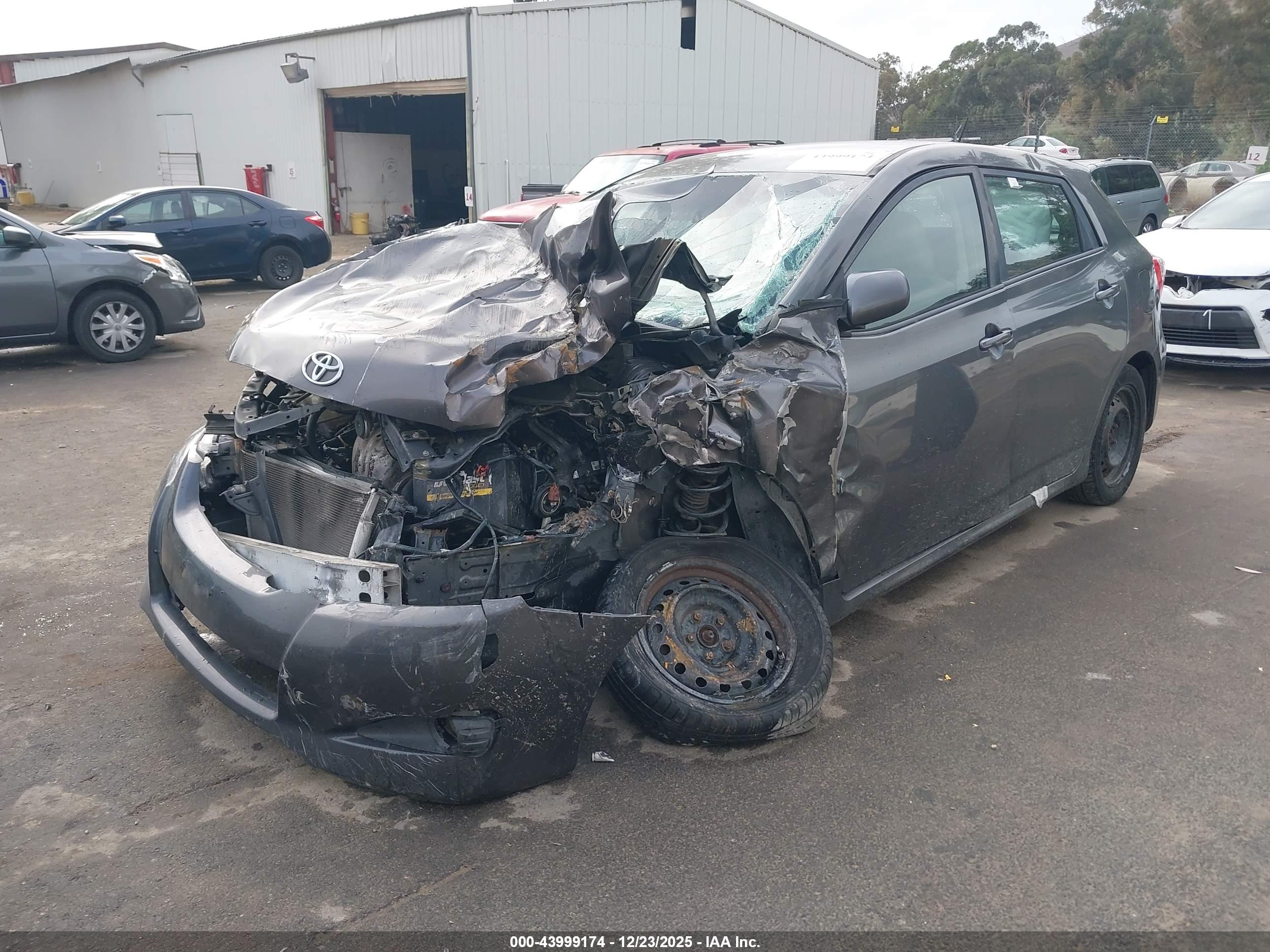 TOYOTA MATRIX image 2