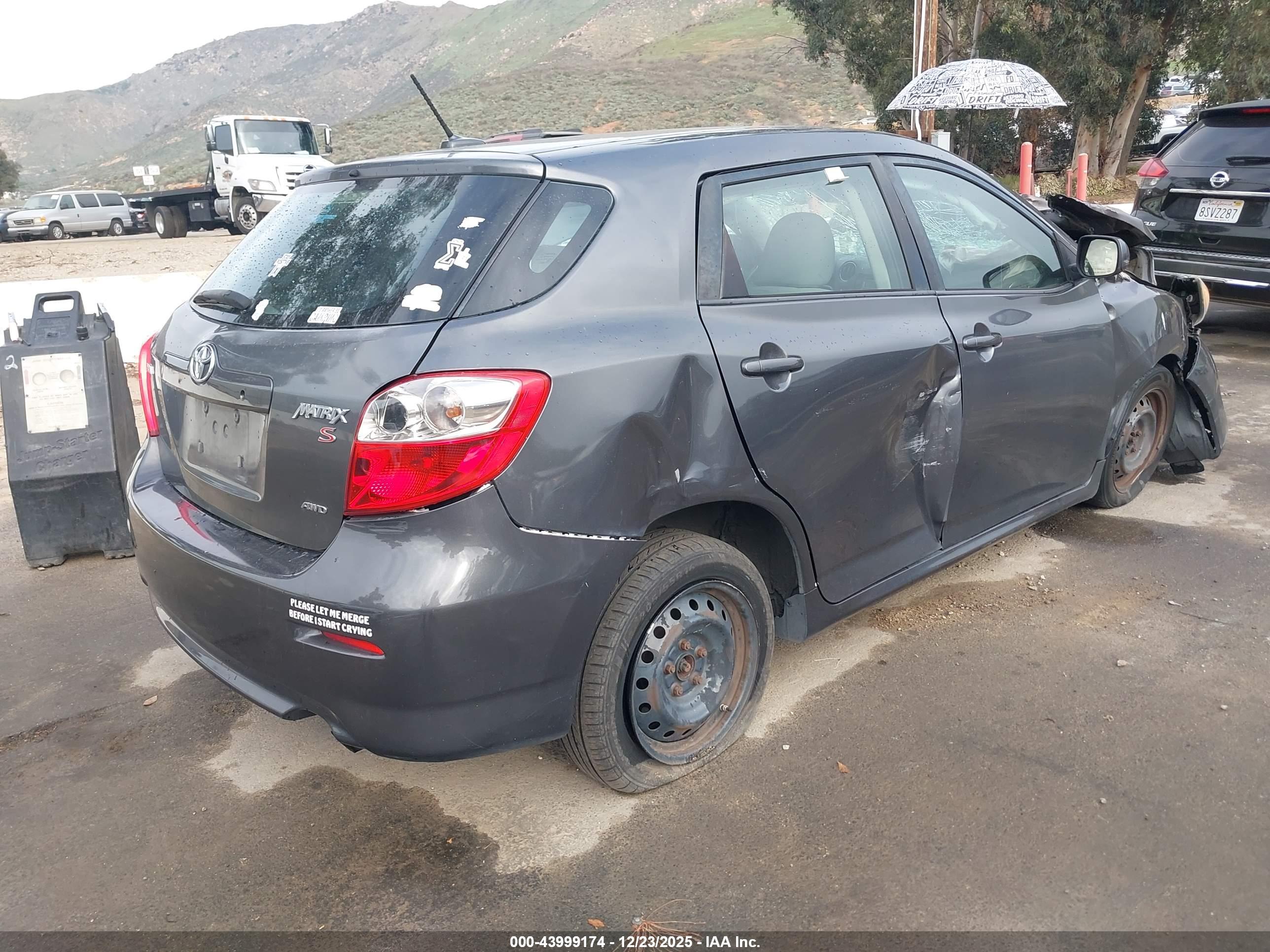 TOYOTA MATRIX image 4