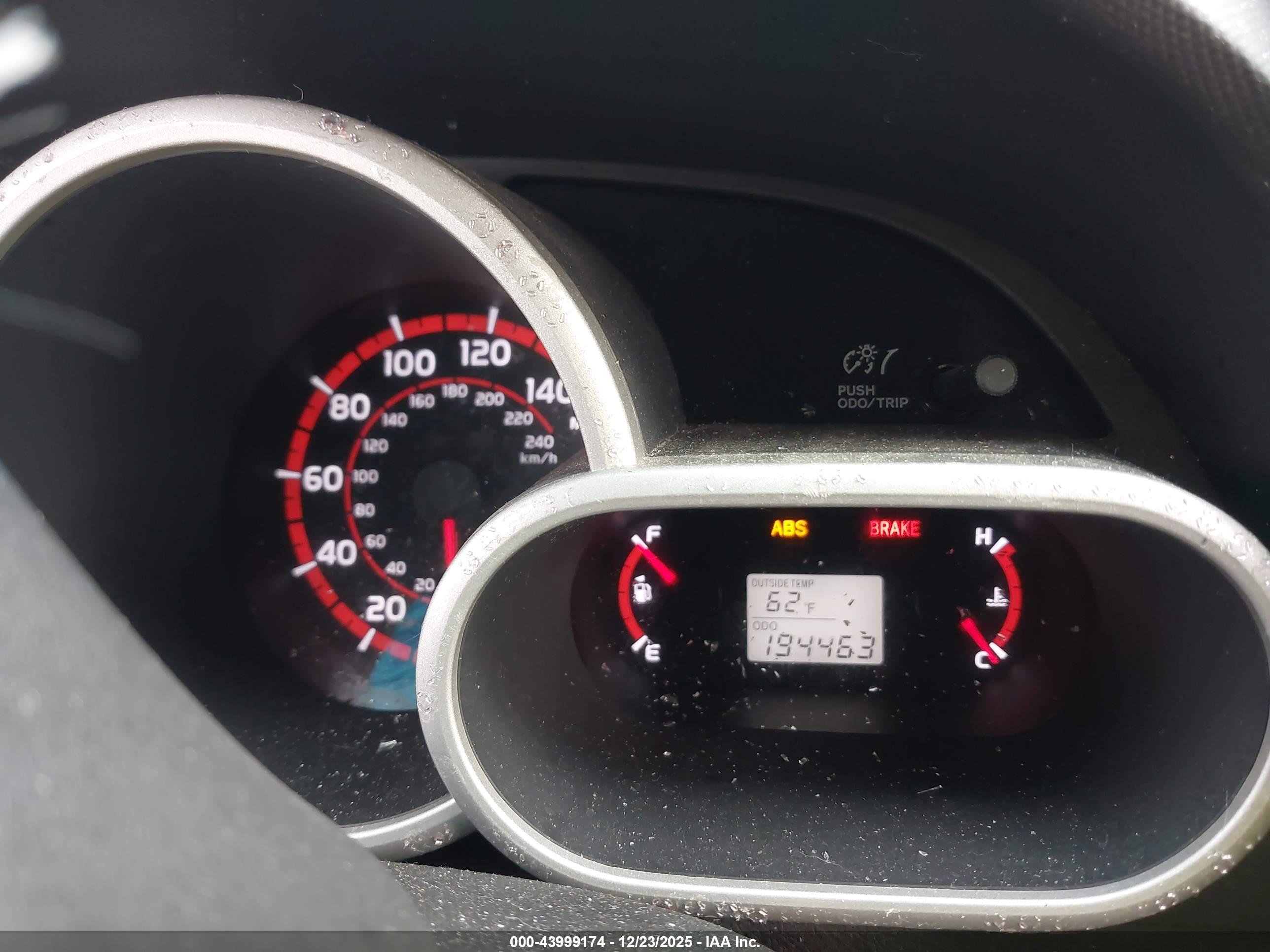 TOYOTA MATRIX image 7