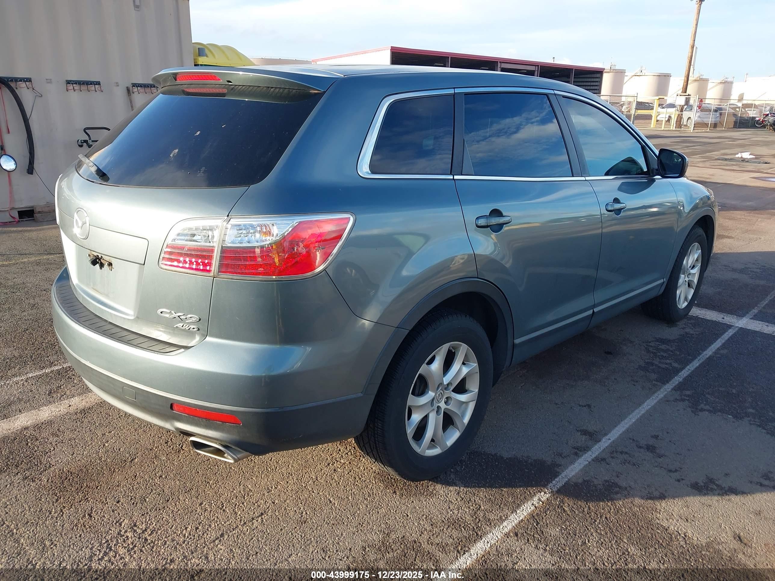 MAZDA CX-9 image 4