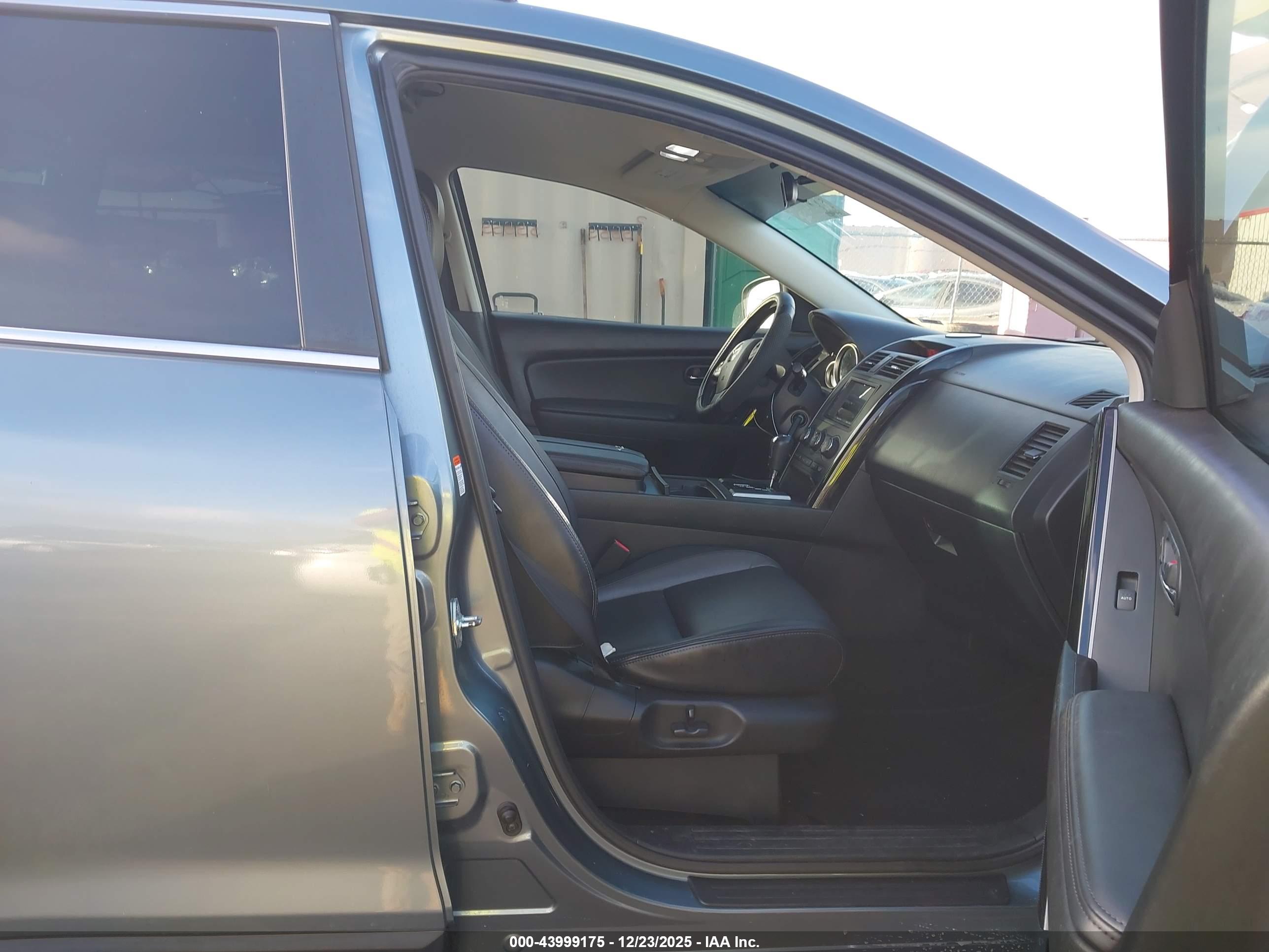 MAZDA CX-9 image 5