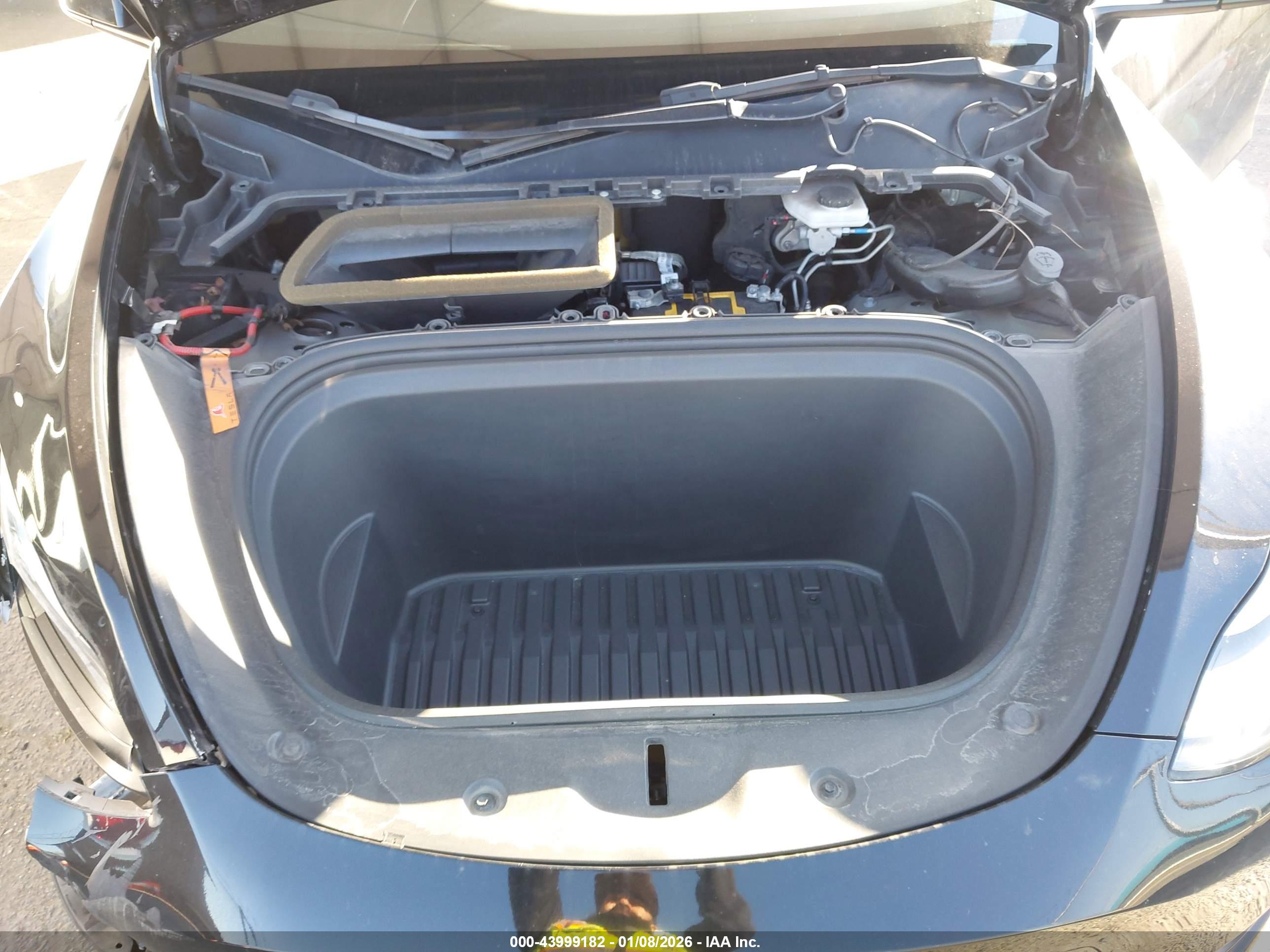 TESLA MODEL image 10