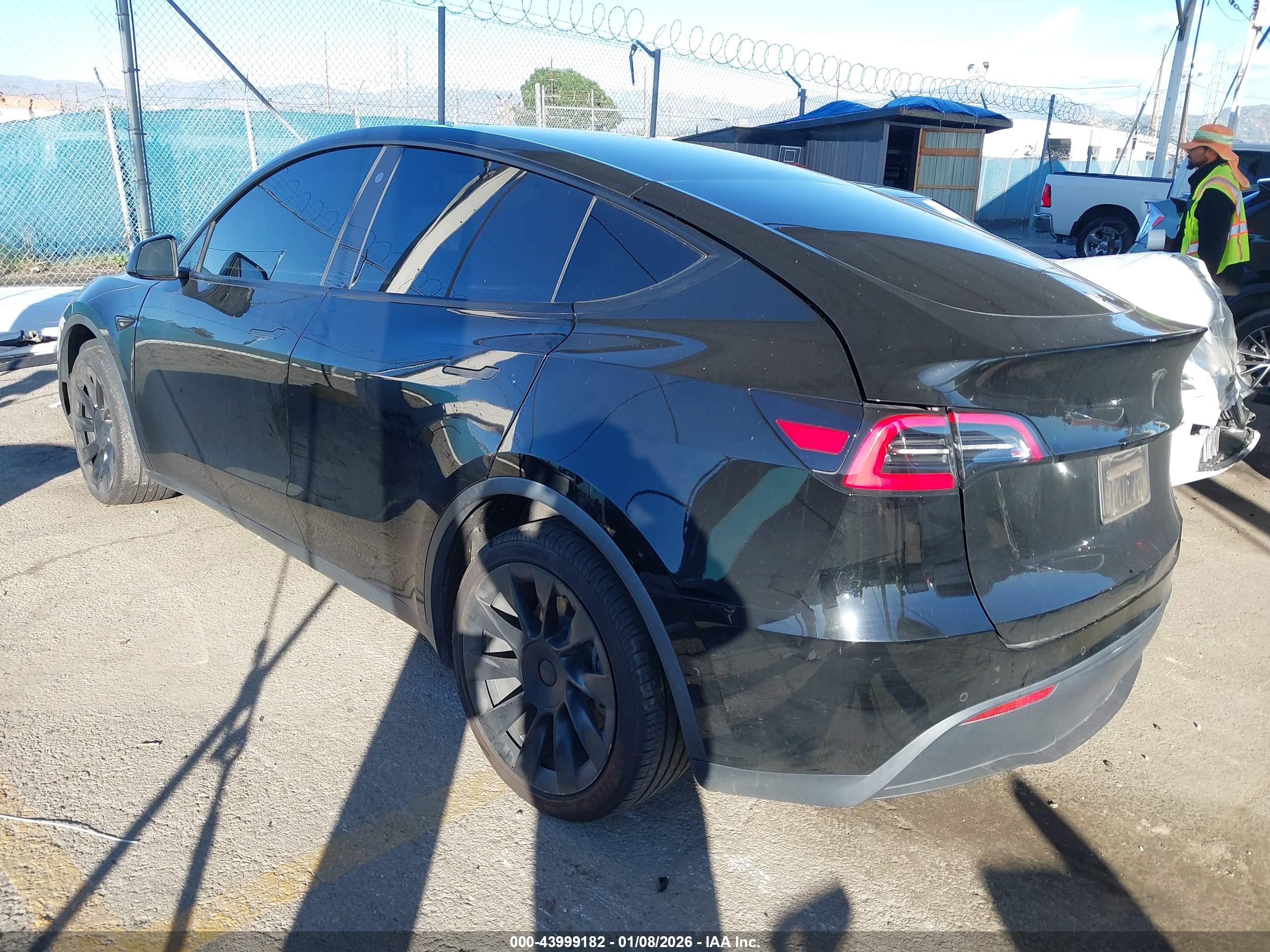 TESLA MODEL image 3
