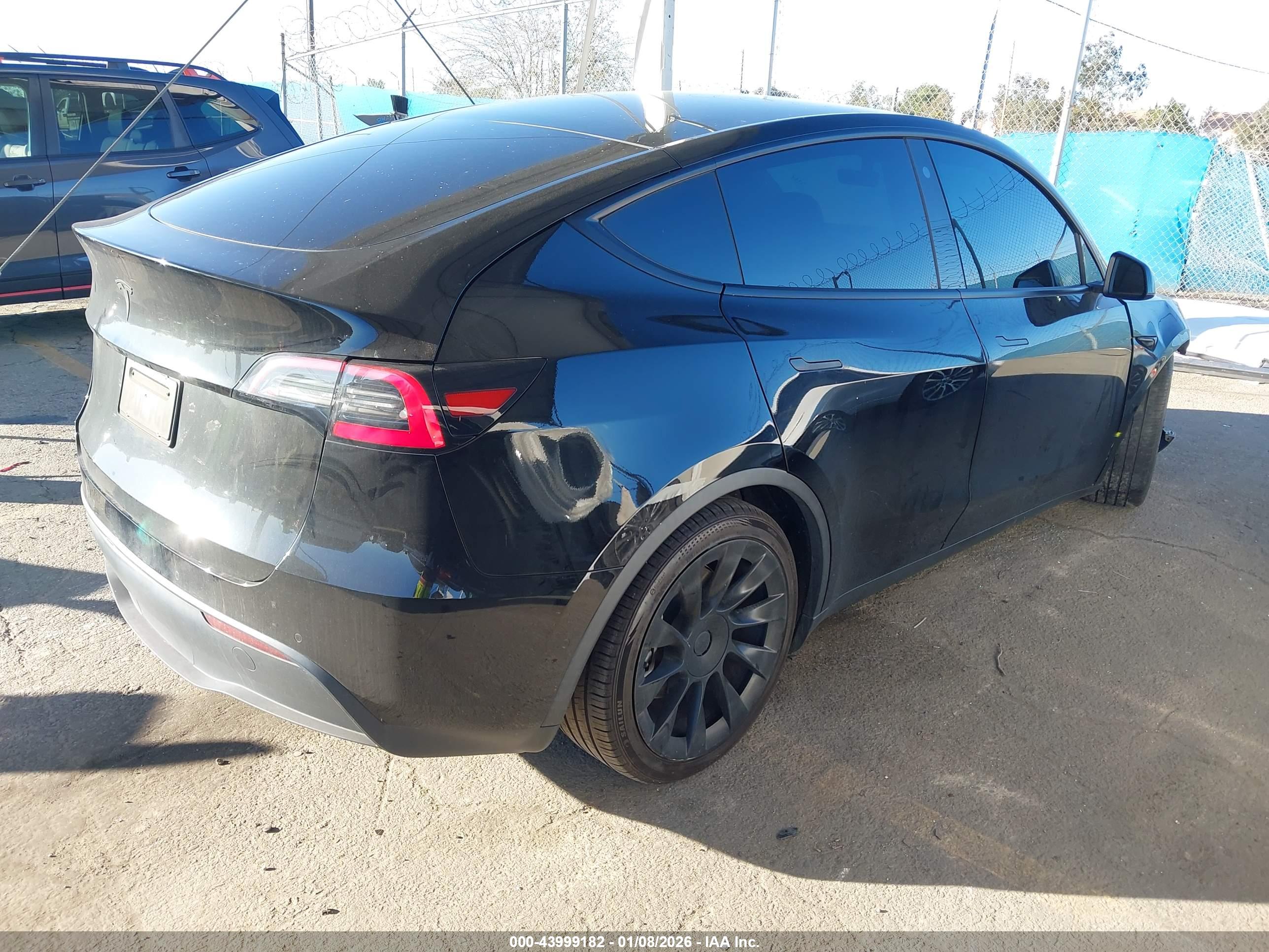TESLA MODEL image 4