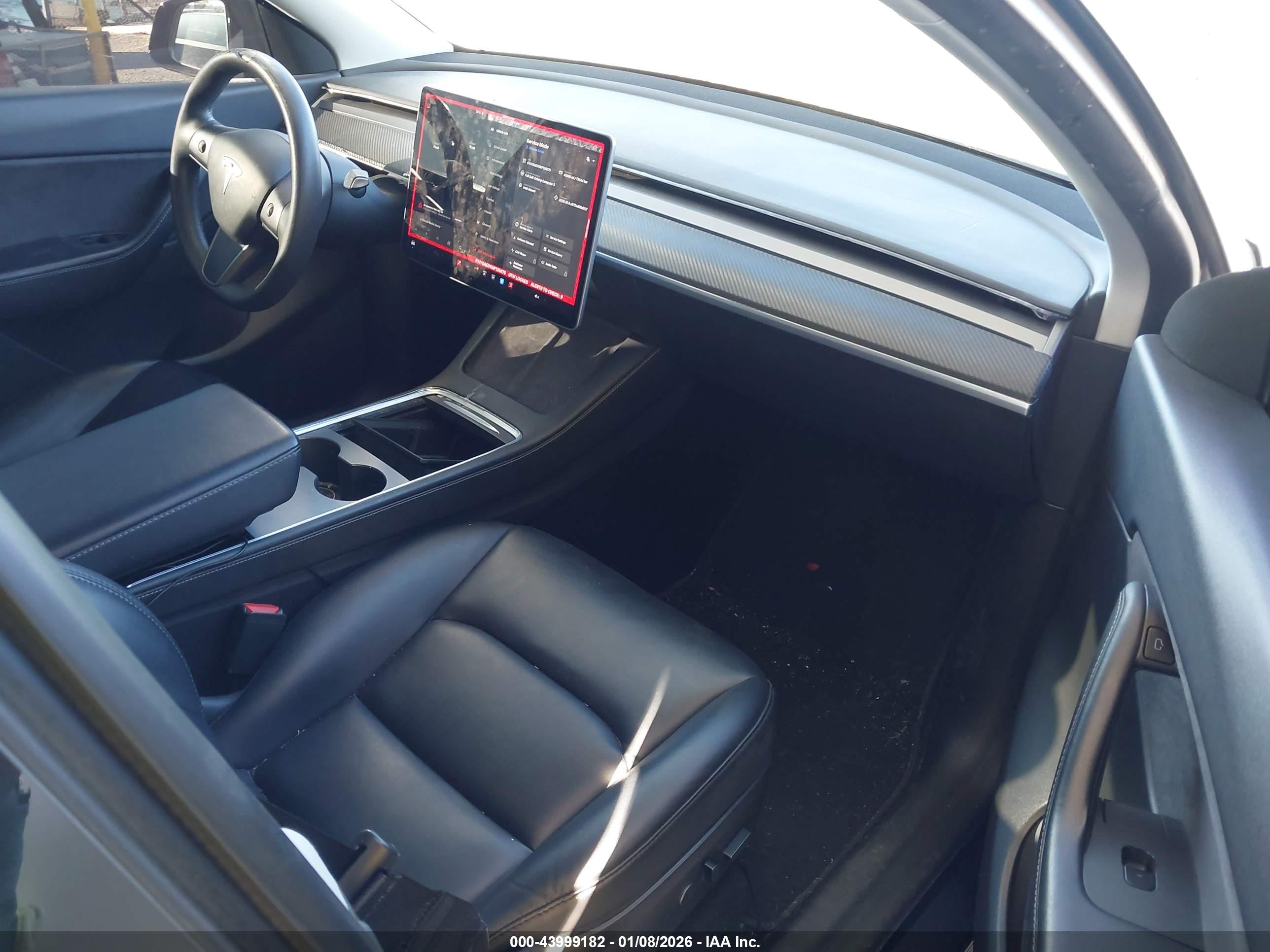 TESLA MODEL image 5