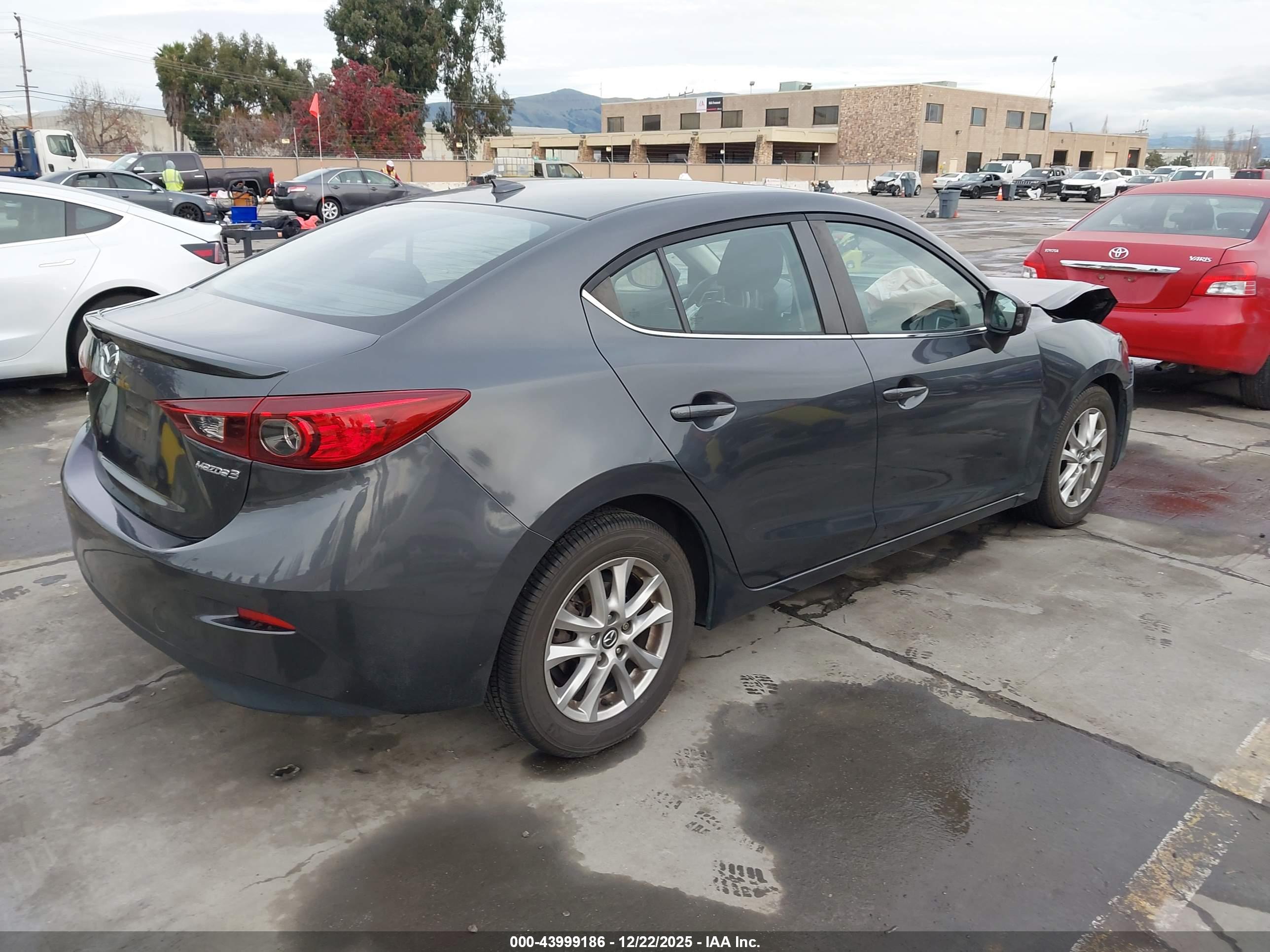 MAZDA MAZDA3 image 4