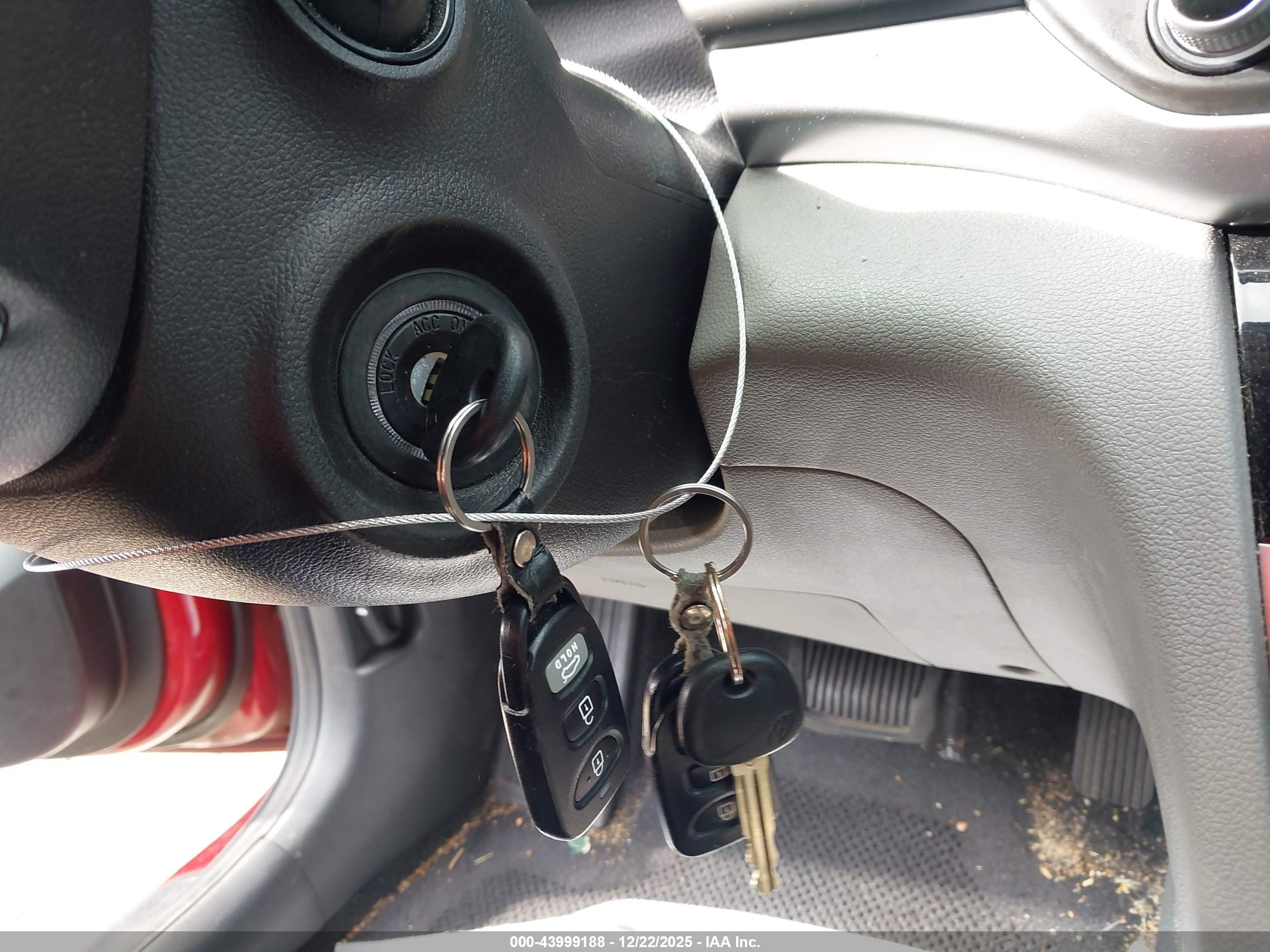 HYUNDAI ELANTRA image 11