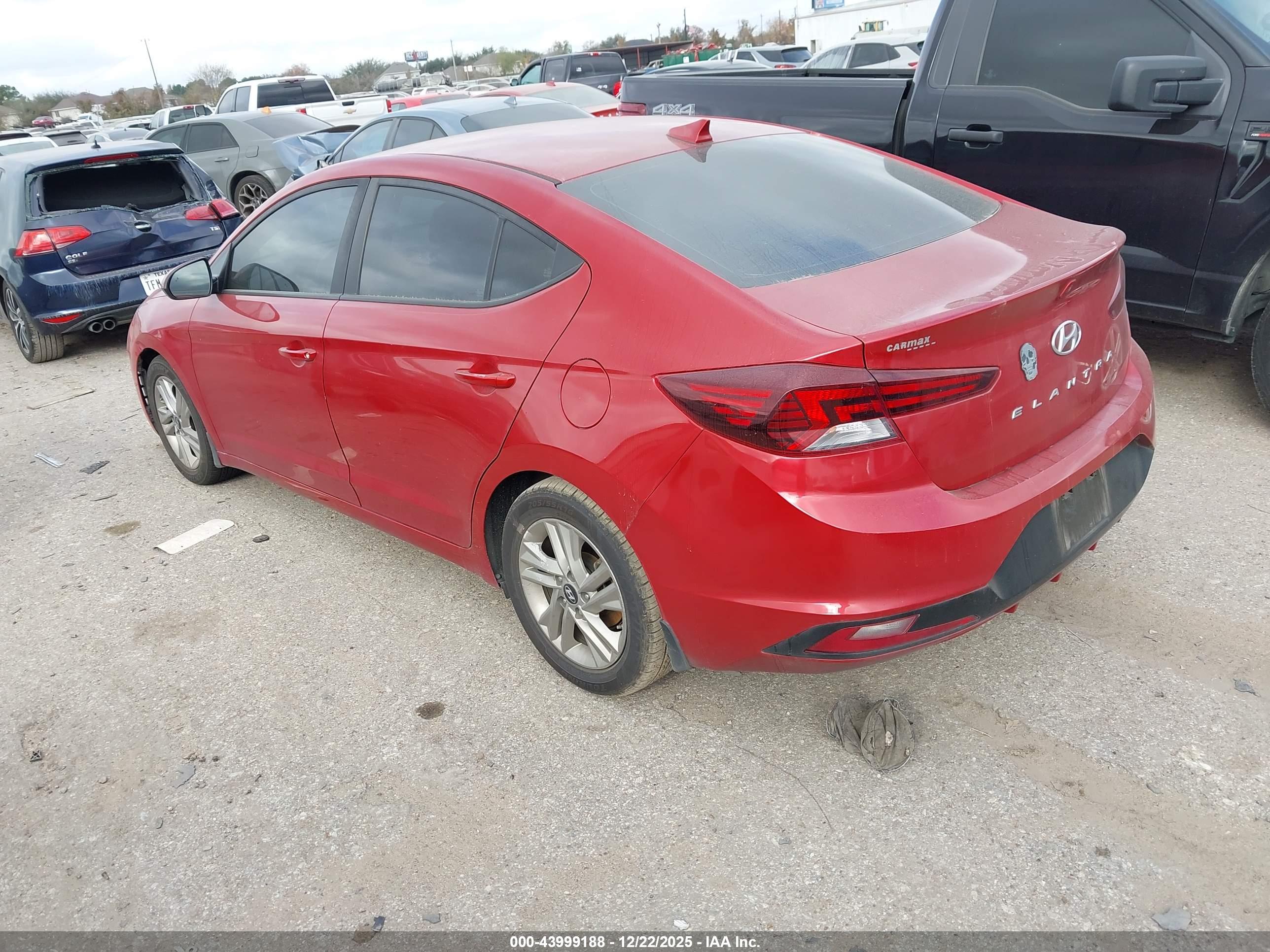 HYUNDAI ELANTRA image 3