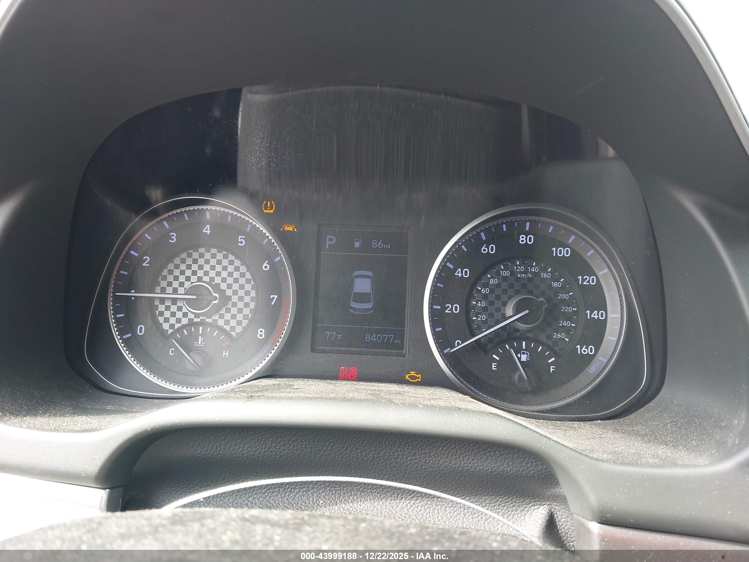HYUNDAI ELANTRA image 7