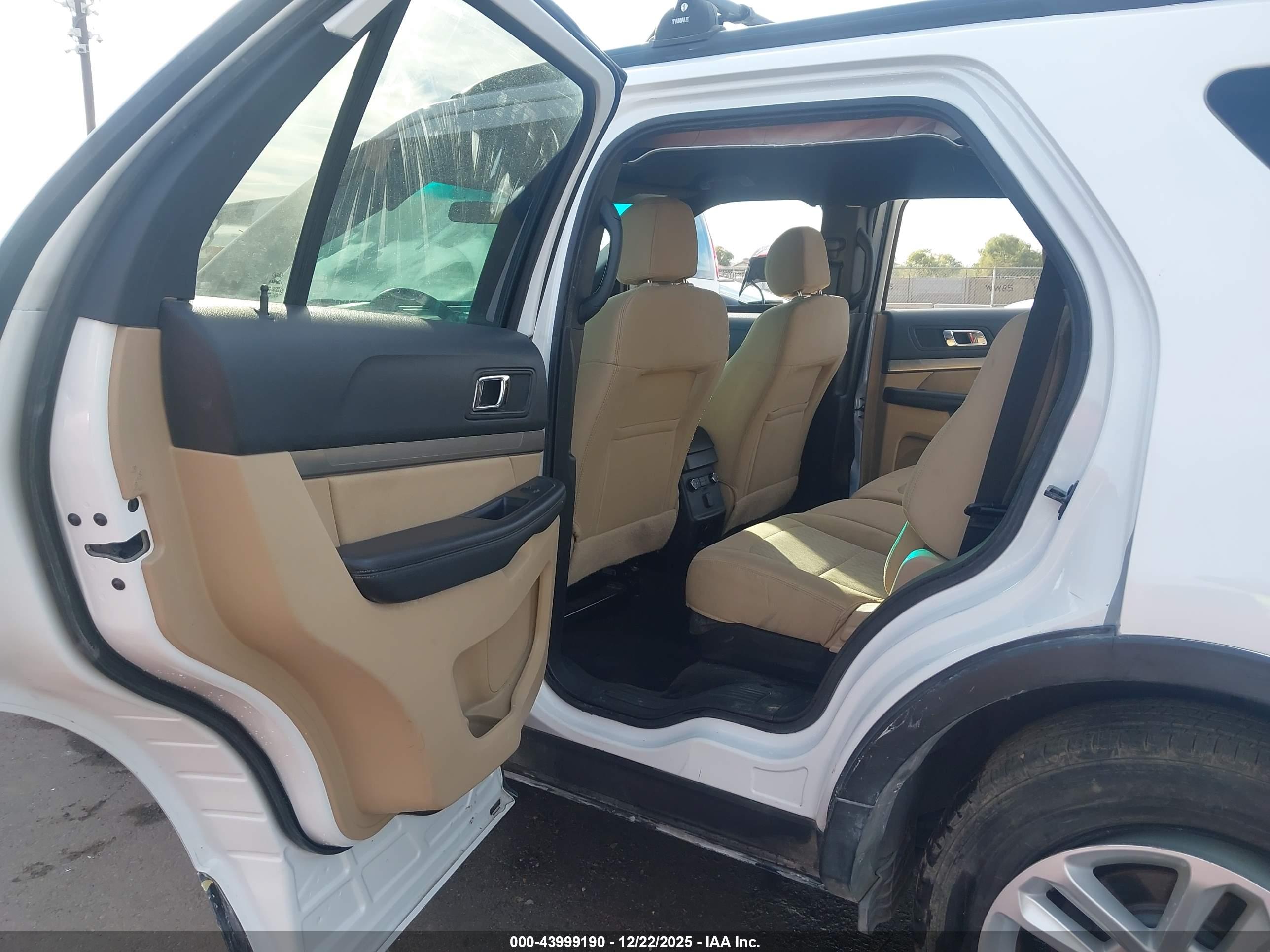 FORD EXPLORER image 8