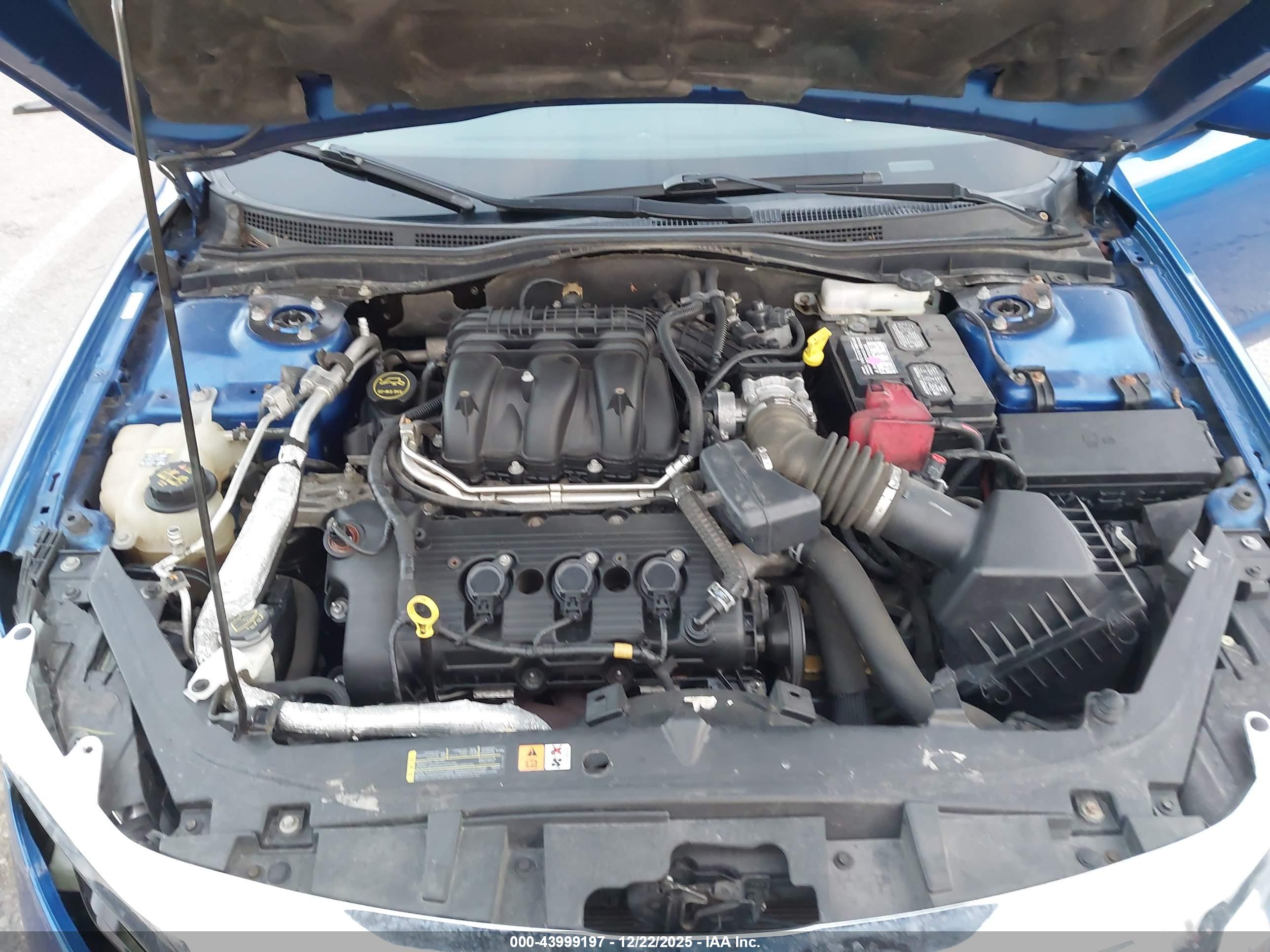 FORD FUSION image 10