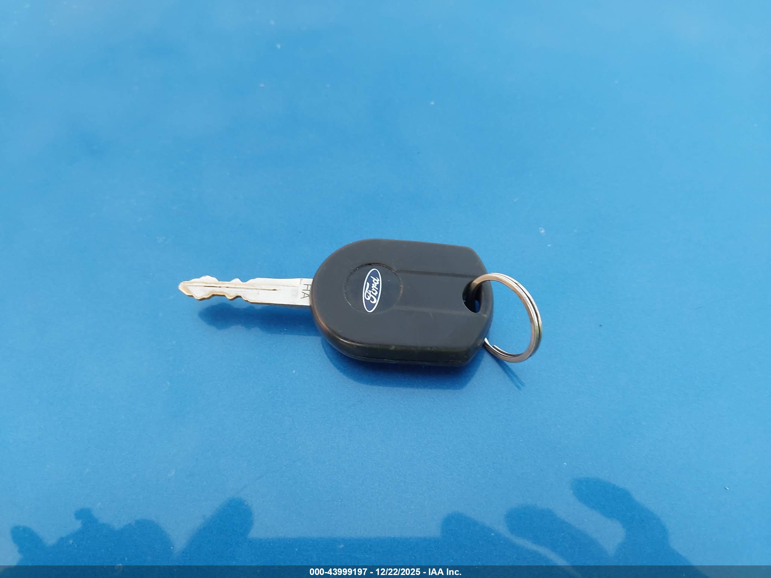 FORD FUSION image 11