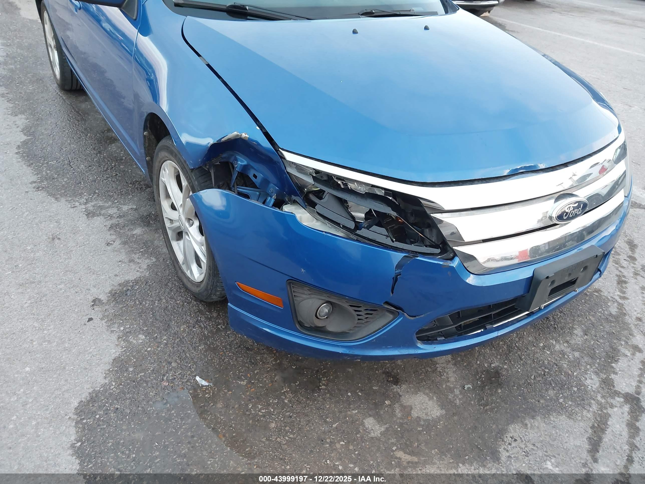 FORD FUSION image 6