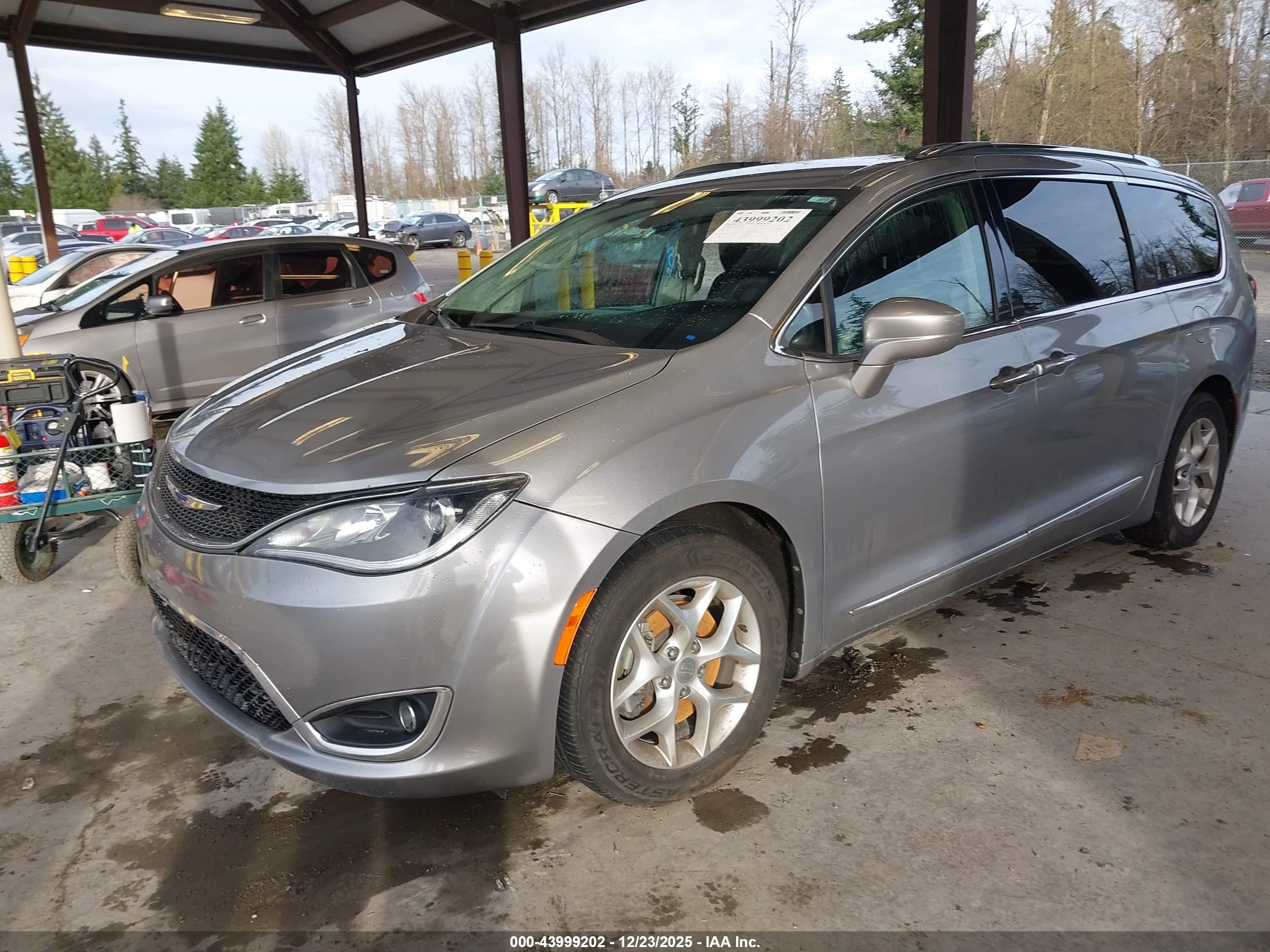 CHRYSLER PACIFICA image 2