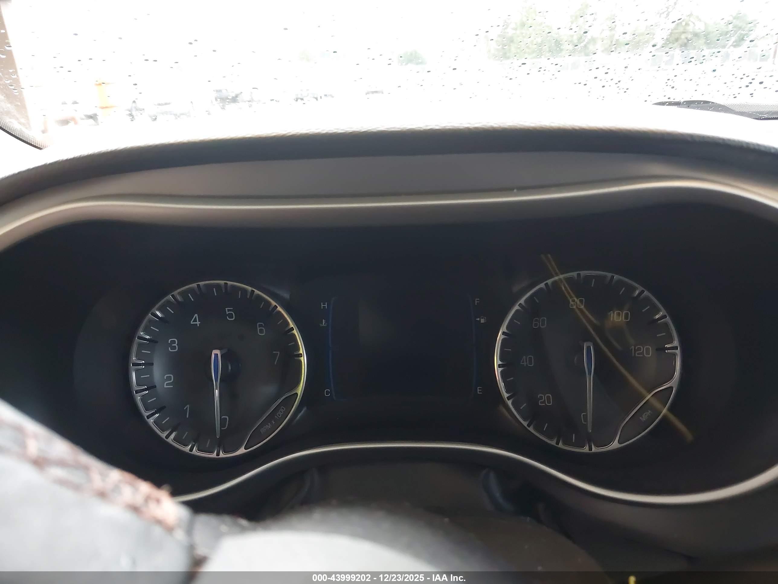 CHRYSLER PACIFICA image 7