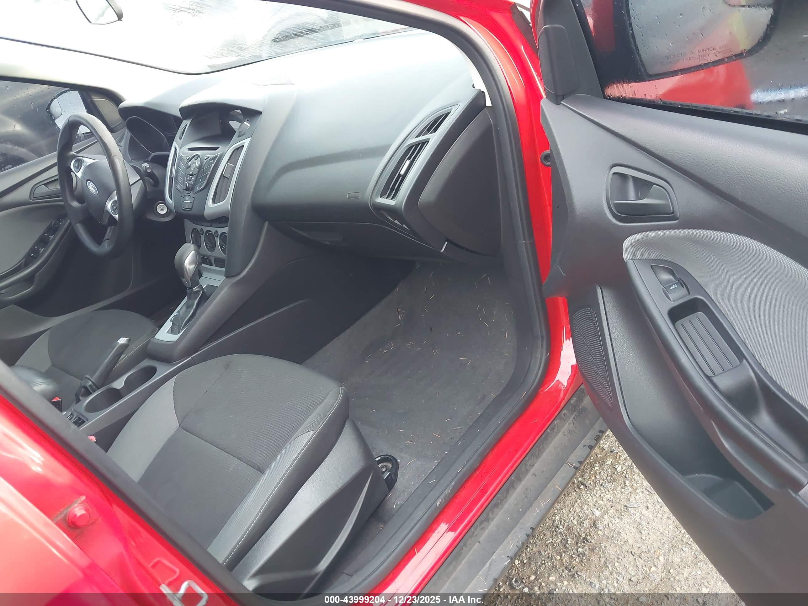 FORD FOCUS image 5