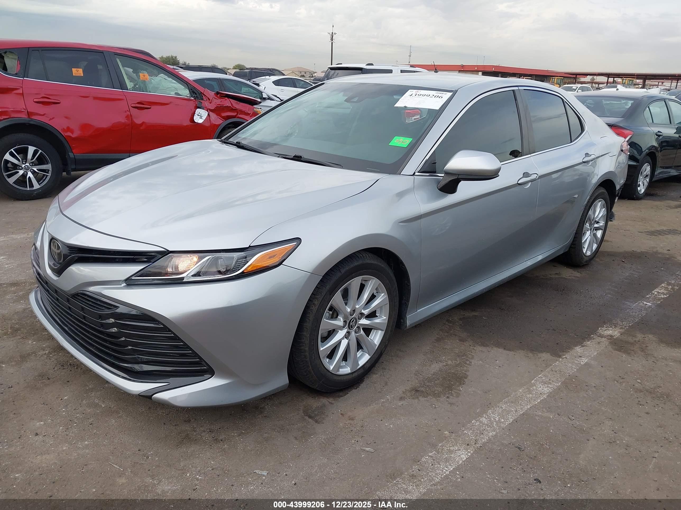 TOYOTA CAMRY image 2