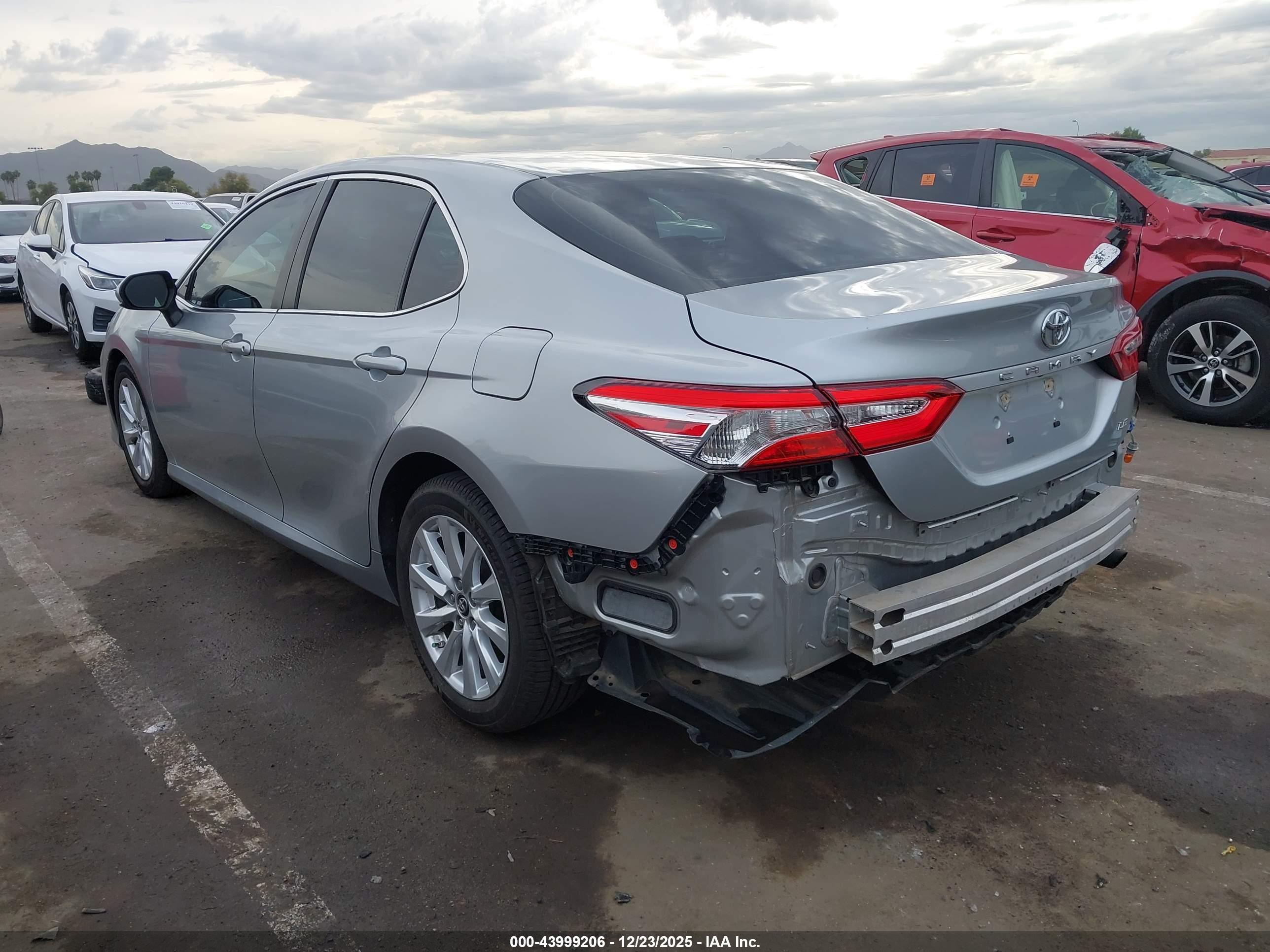 TOYOTA CAMRY image 3