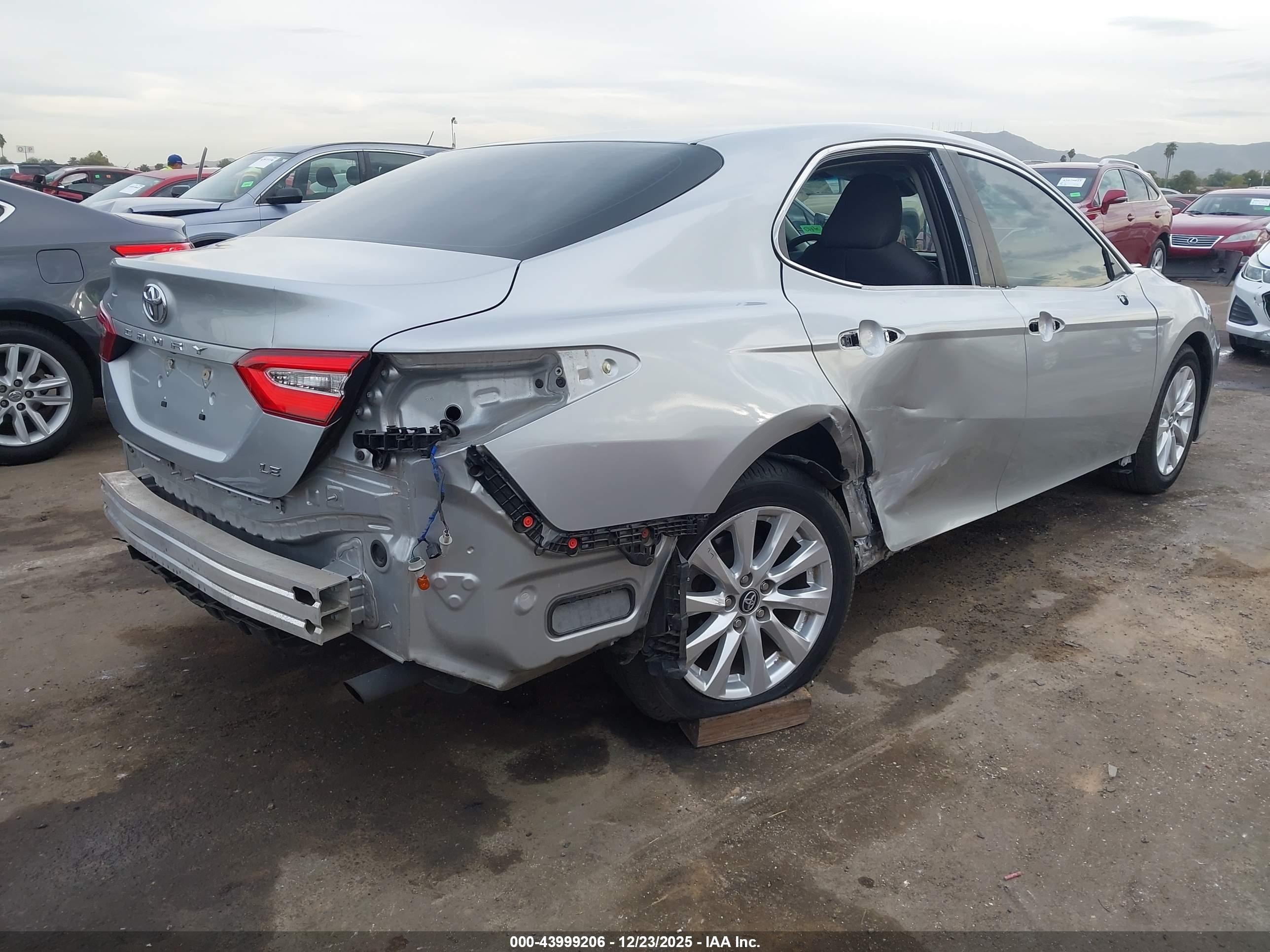 TOYOTA CAMRY image 4