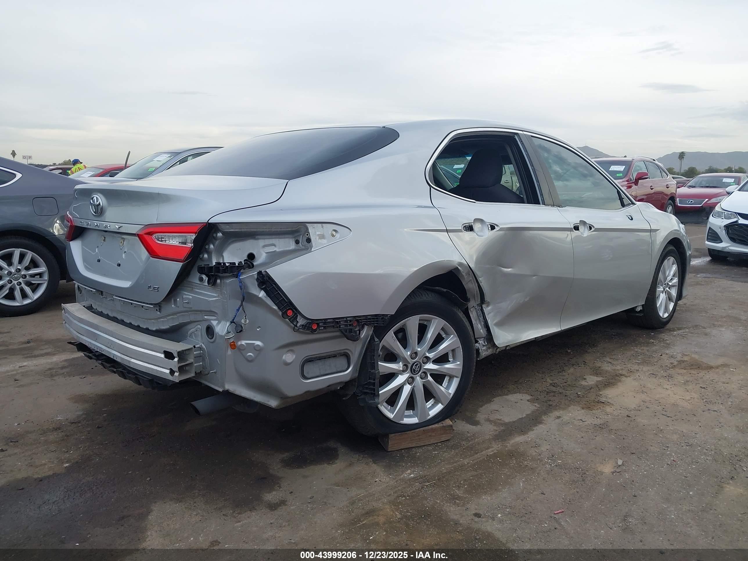 TOYOTA CAMRY image 6