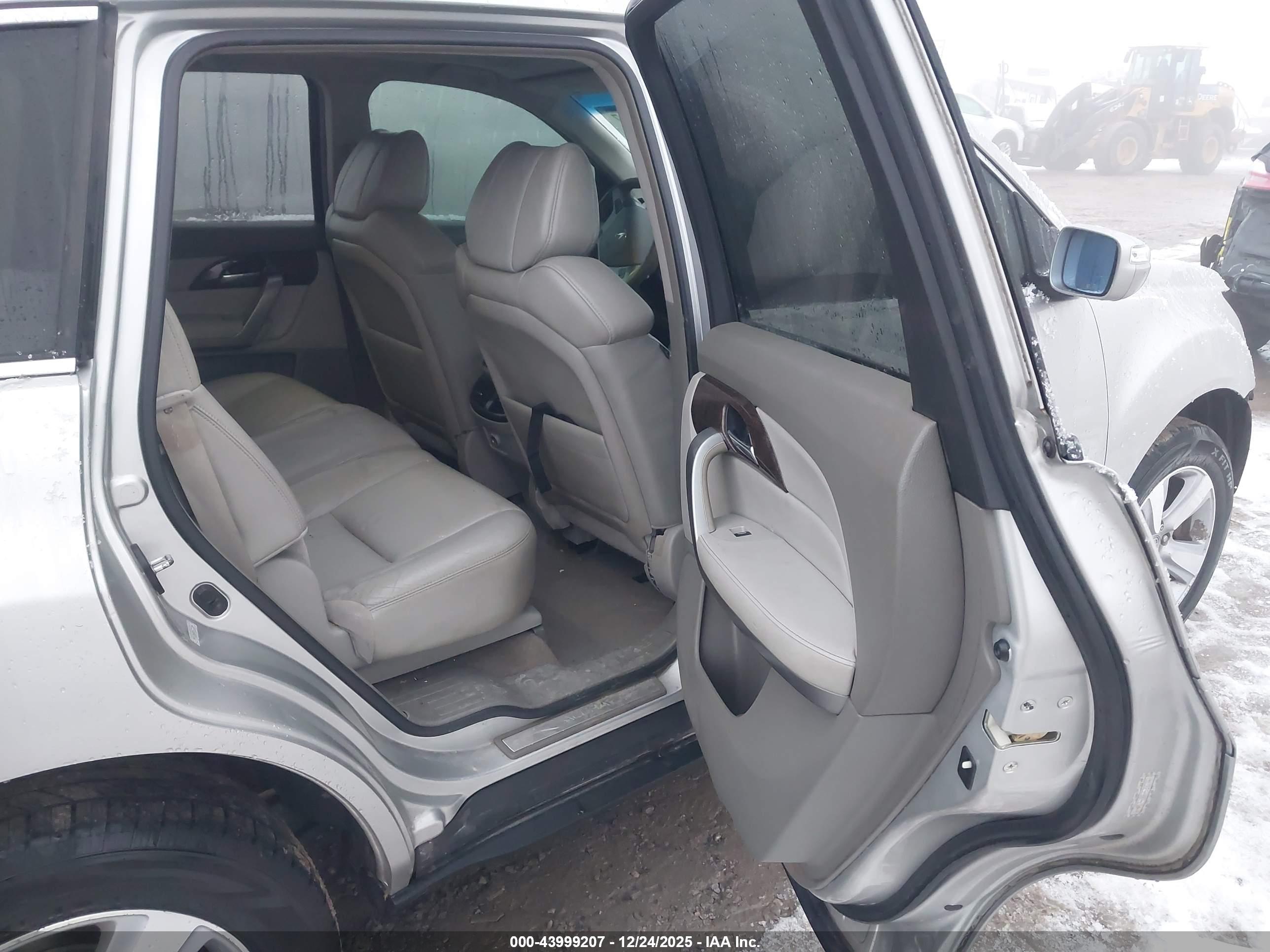ACURA MDX image 8