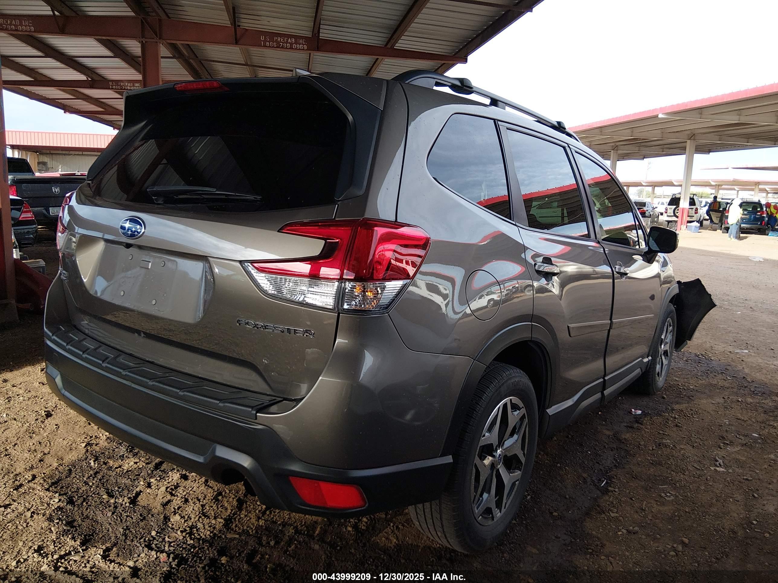 SUBARU FORESTER image 4