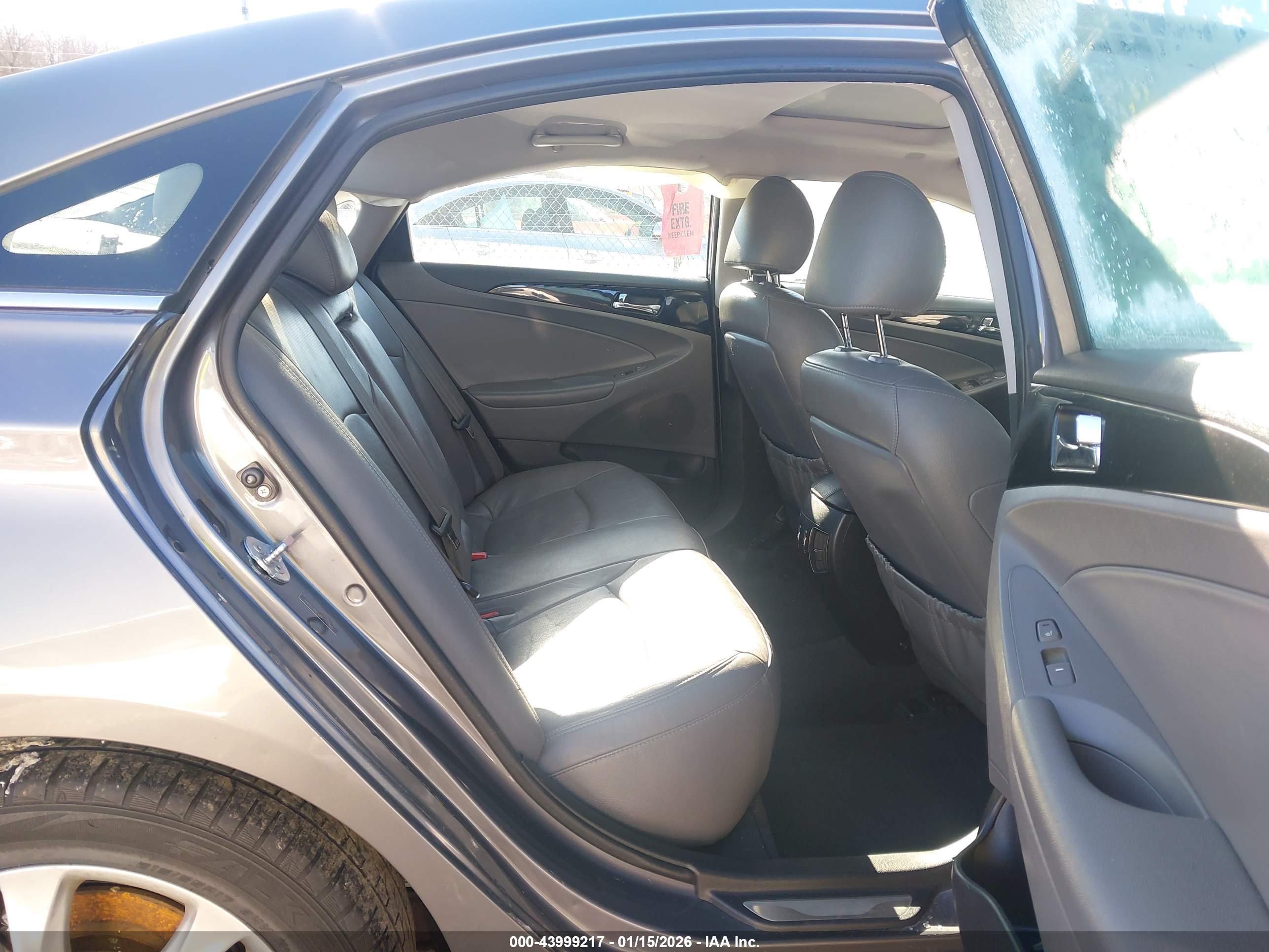 HYUNDAI SONATA image 8