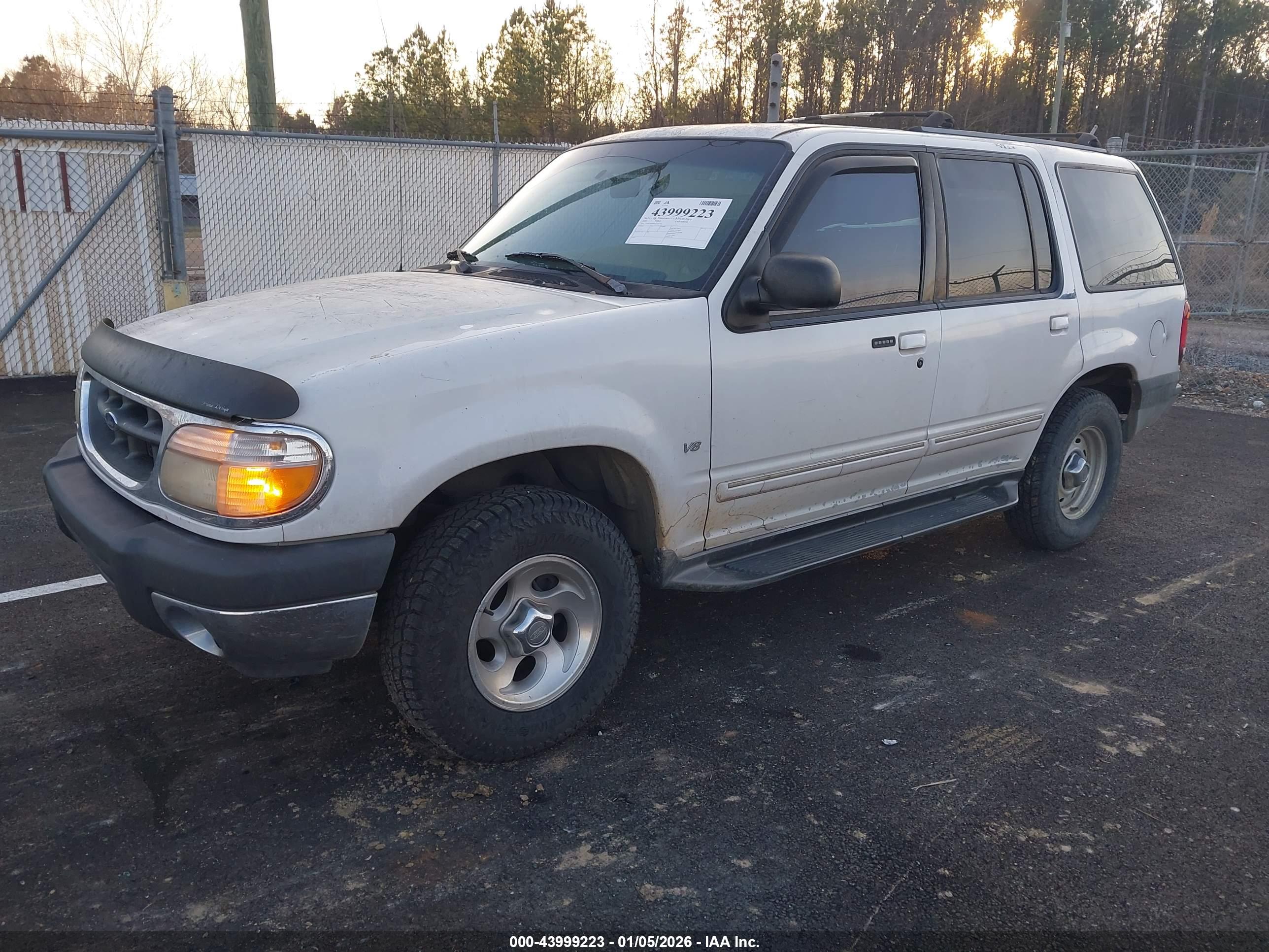 FORD EXPLORER image 2